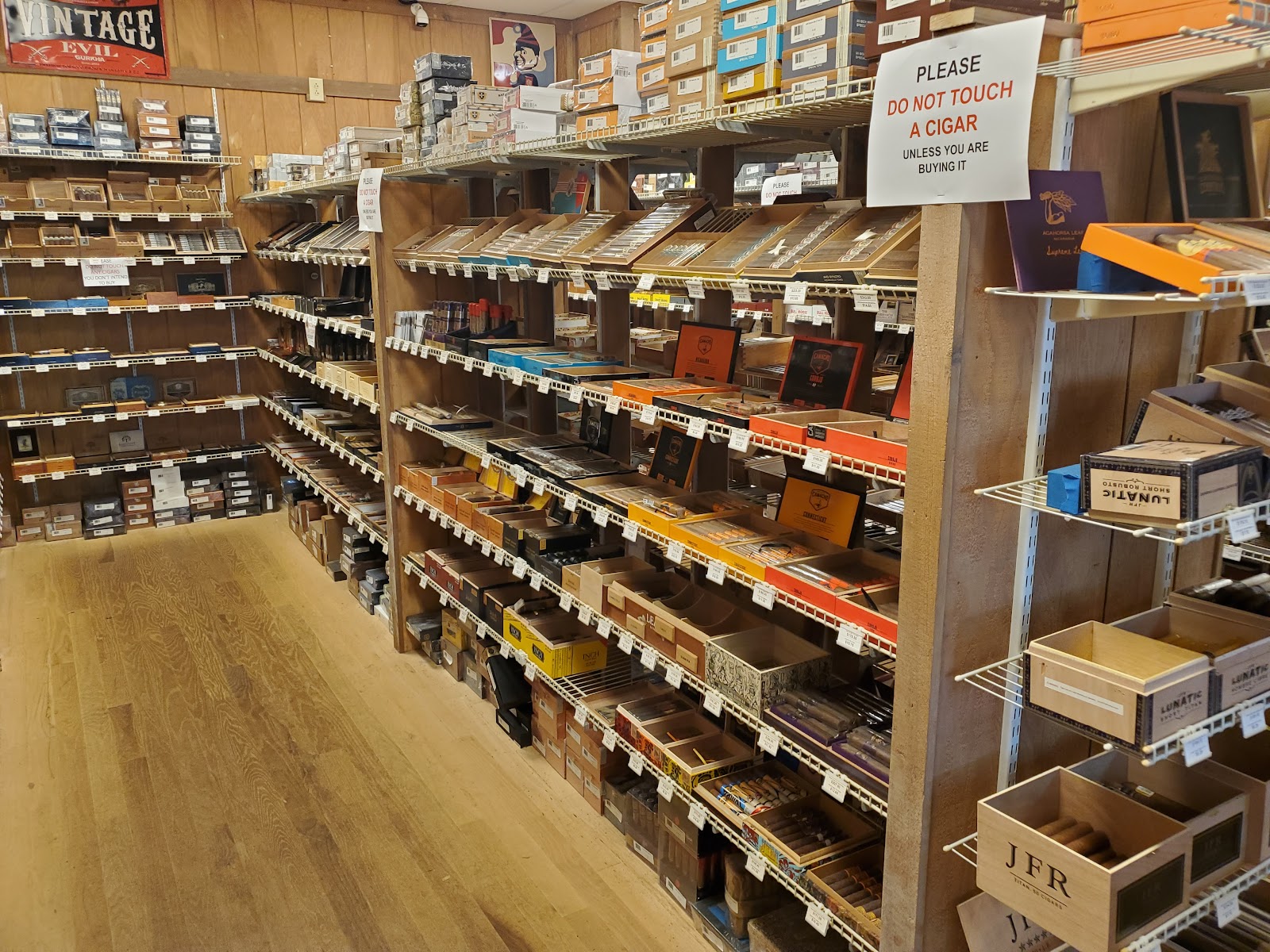 Select Leaf Tobacco Shop photo 8