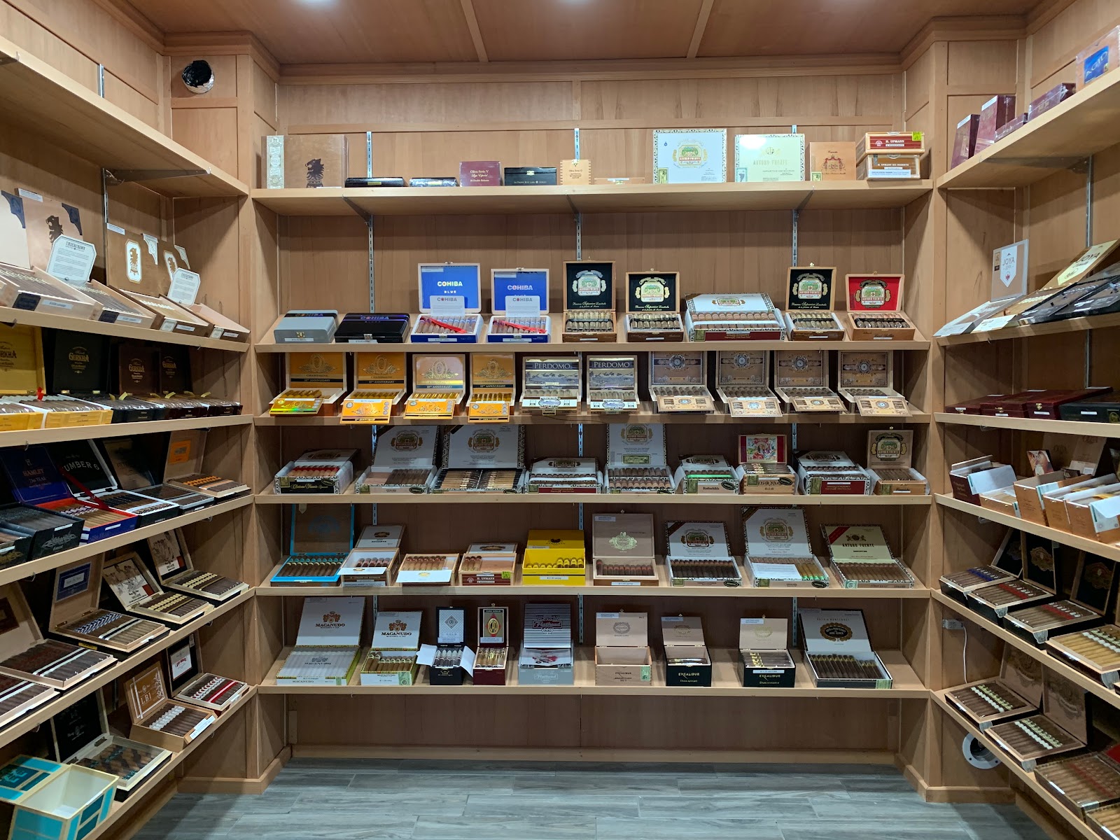 Sheridan Cigar Lounge photo 3