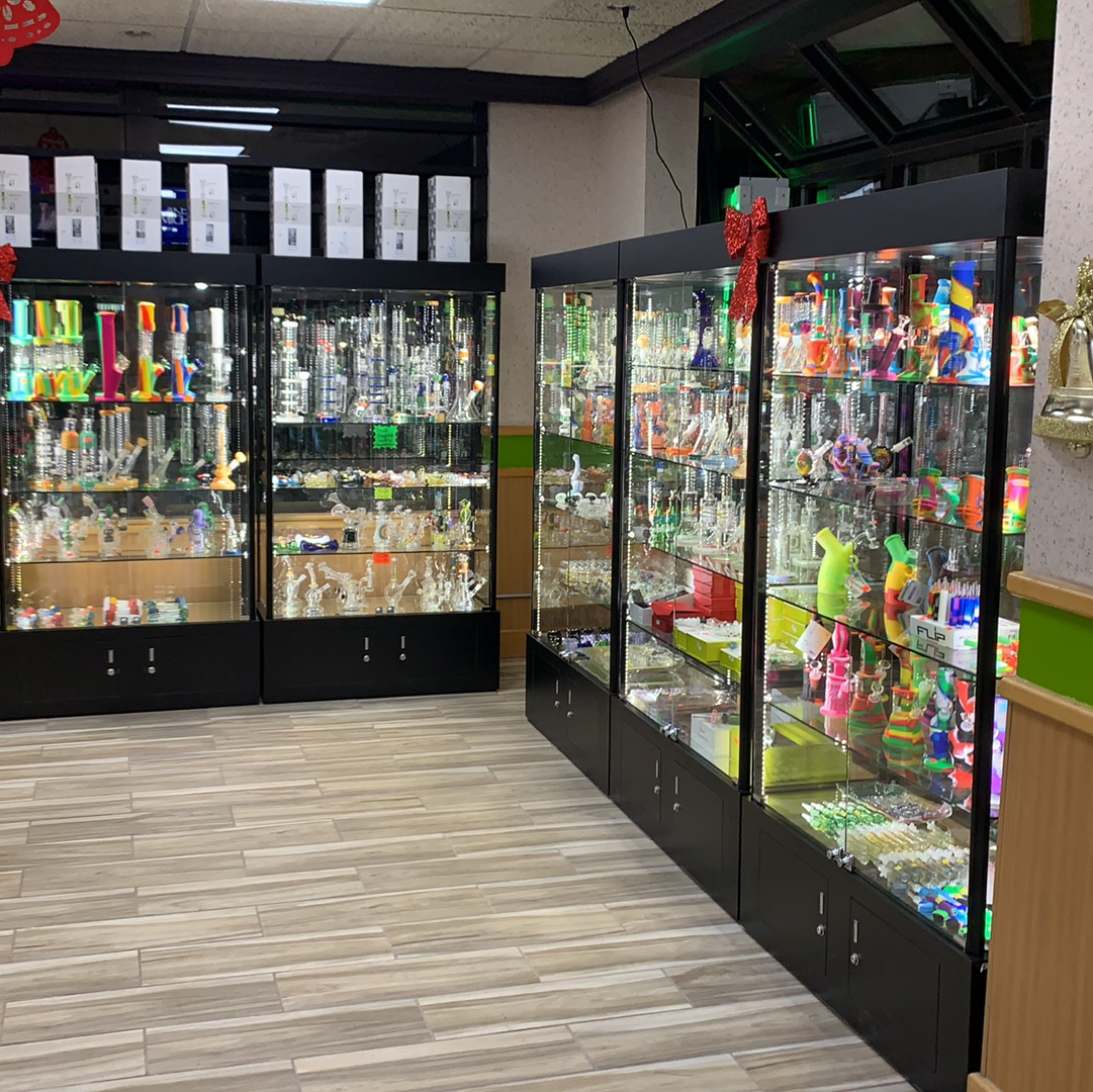 Shree Harikrushna Inc. DBA West Side Smoke Shop photo 5