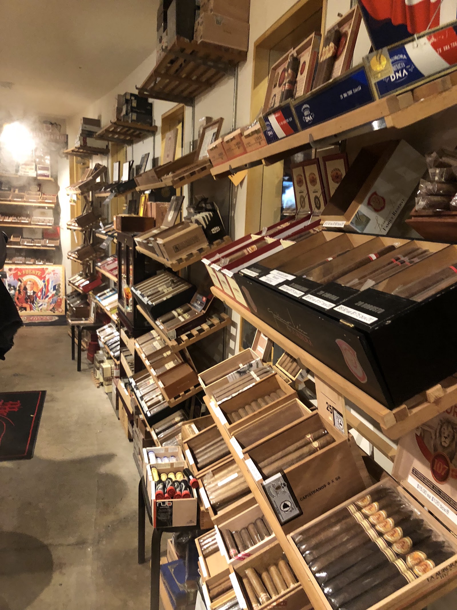 Signature Cigars (HQ) photo 2
