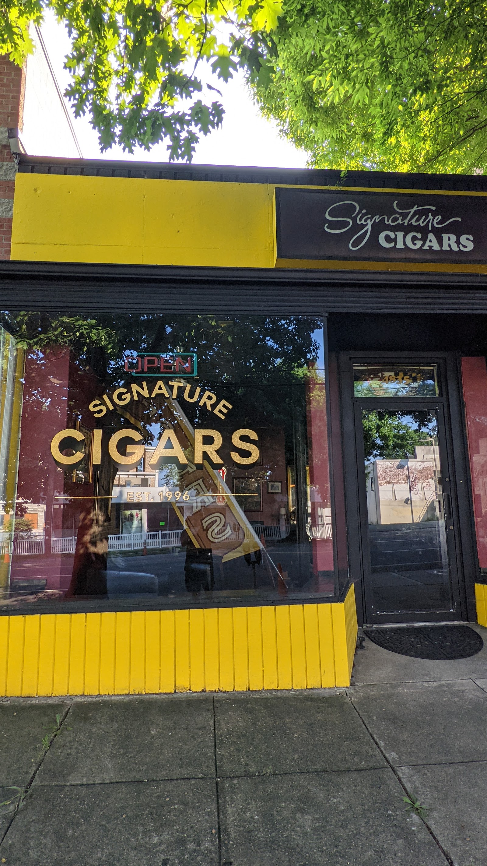 Signature Cigars - Washington, DC photo 7