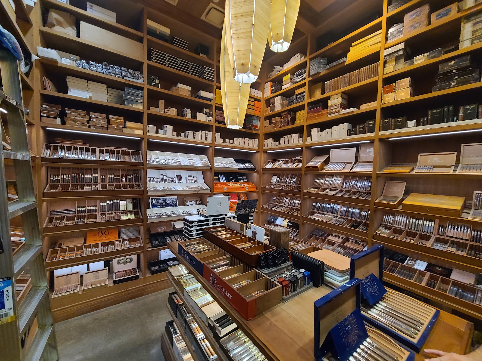 Silver Leaf Cigar Lounge photo 5