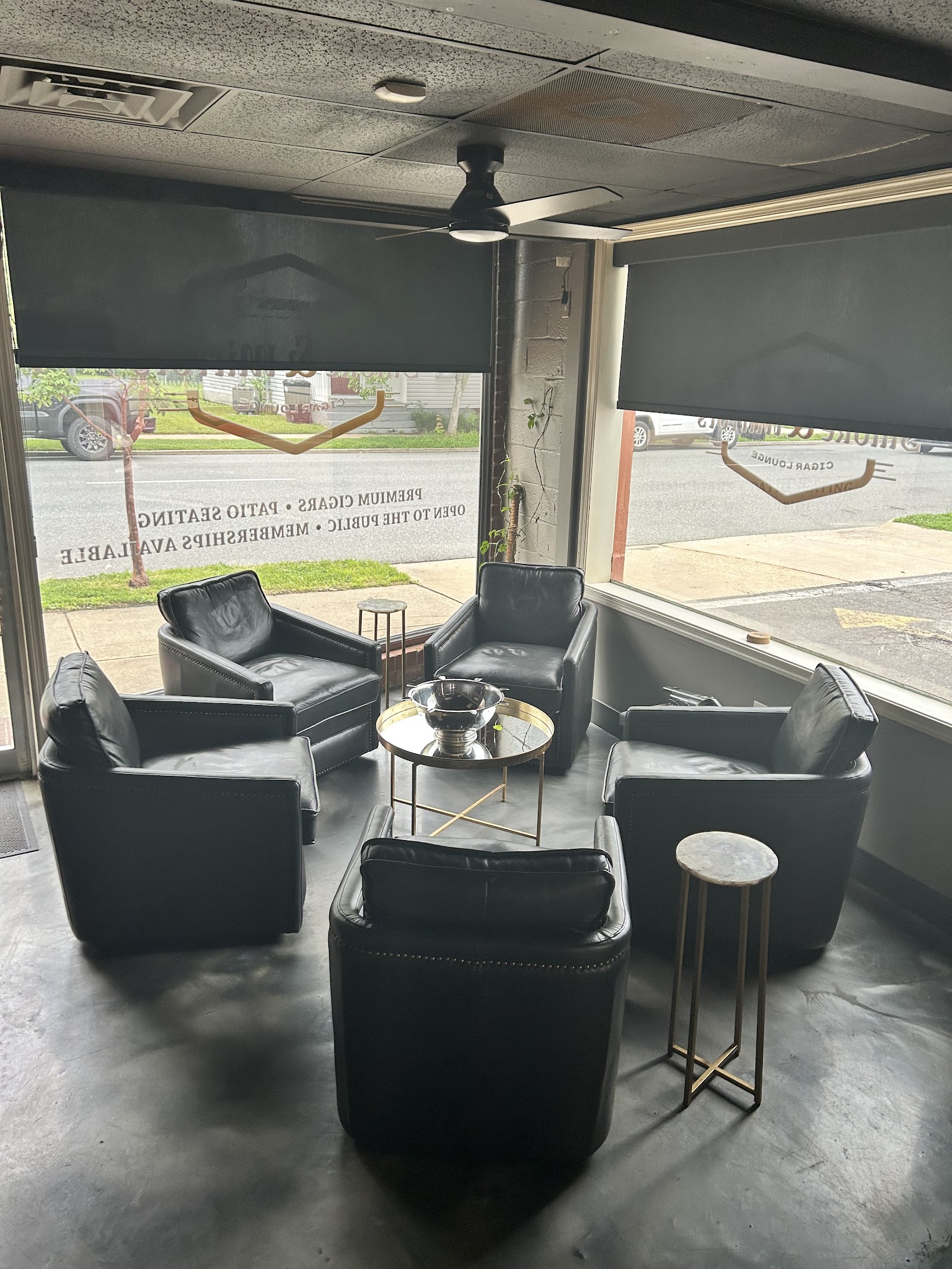 Smoke & Mirrors Cigar Lounge, LLC photo 5