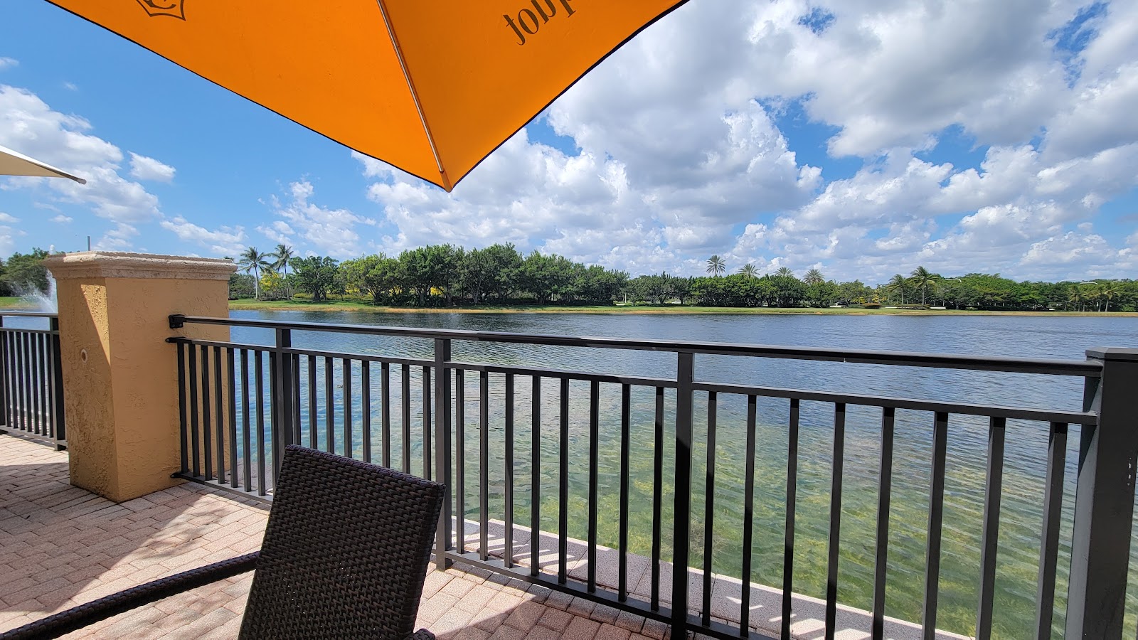 Smoke On The Water Cigar Bar - Weston, FL photo 4