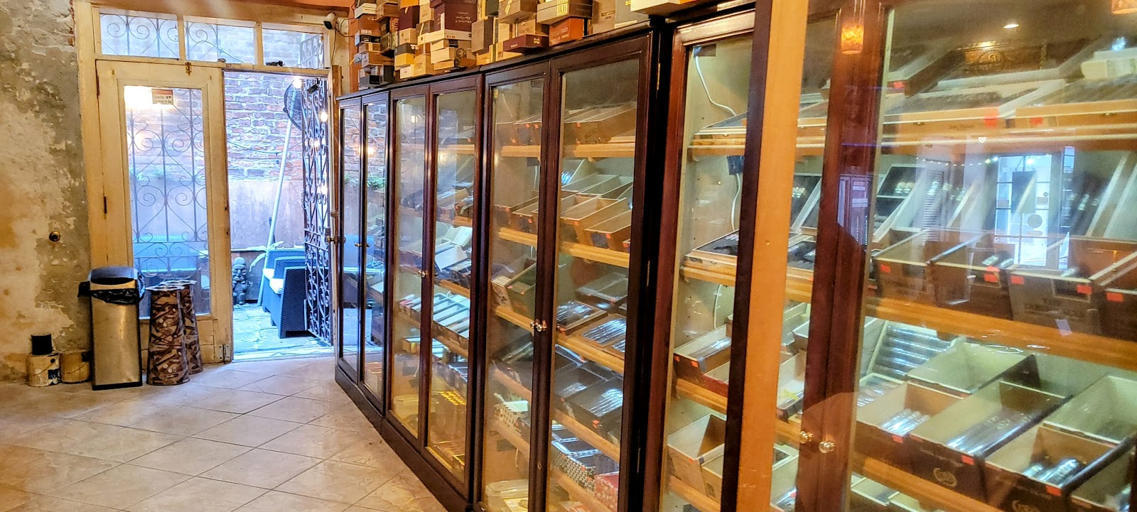 Smoke on the Water Cigars - New Orleans, LA photo 9