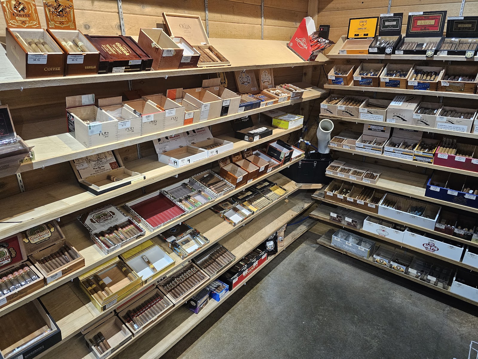 Smoker Friendly #016 - Kearney, NE photo 8
