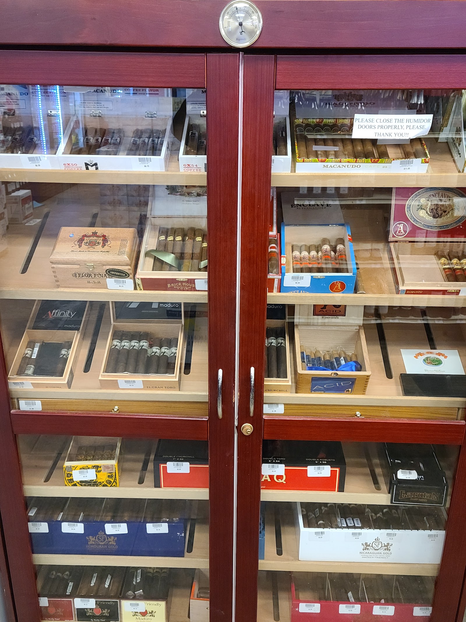Smoker Friendly #018 - Grand Island, NE photo 4