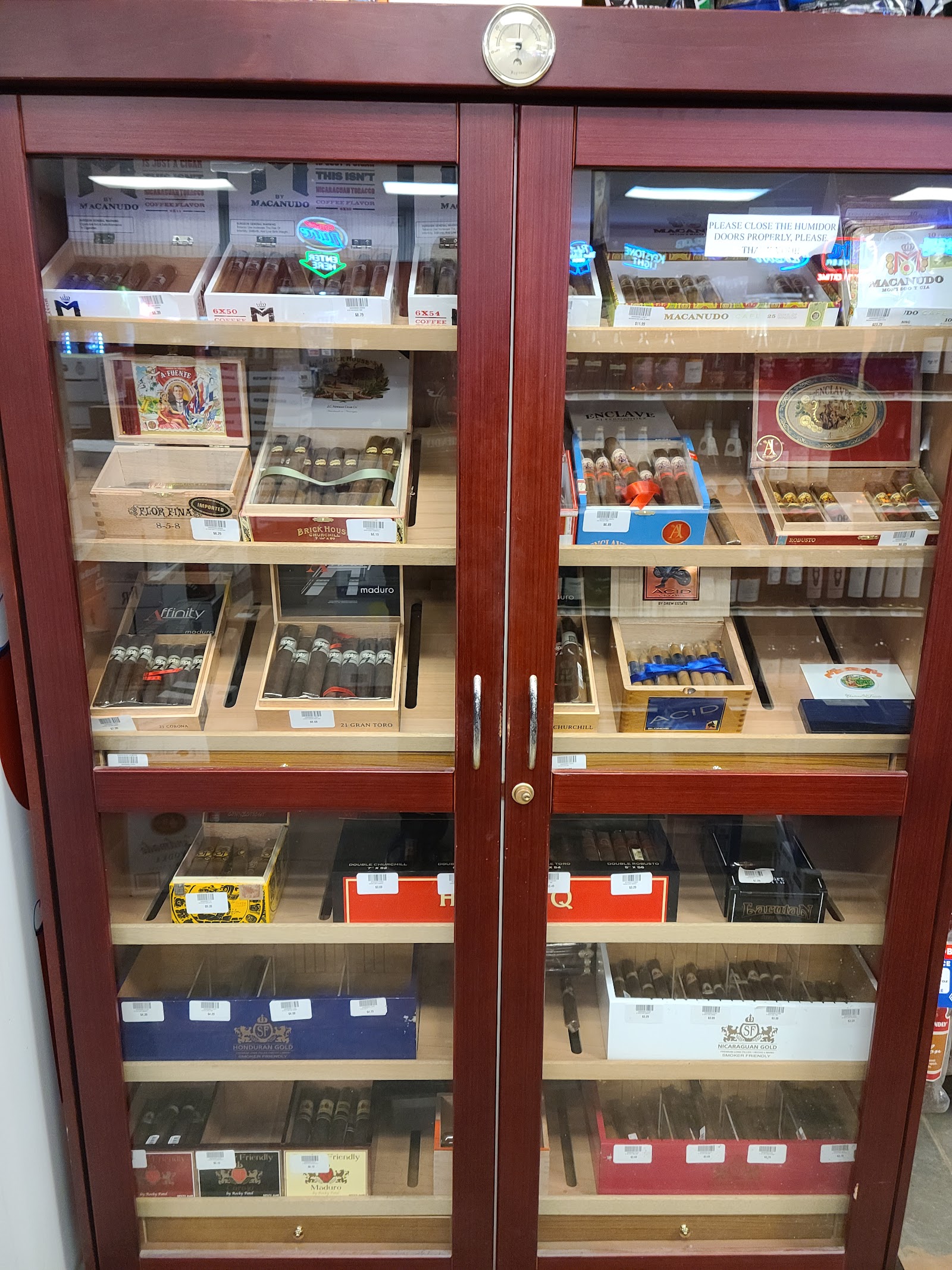 Smoker Friendly #018 - Grand Island, NE photo 7