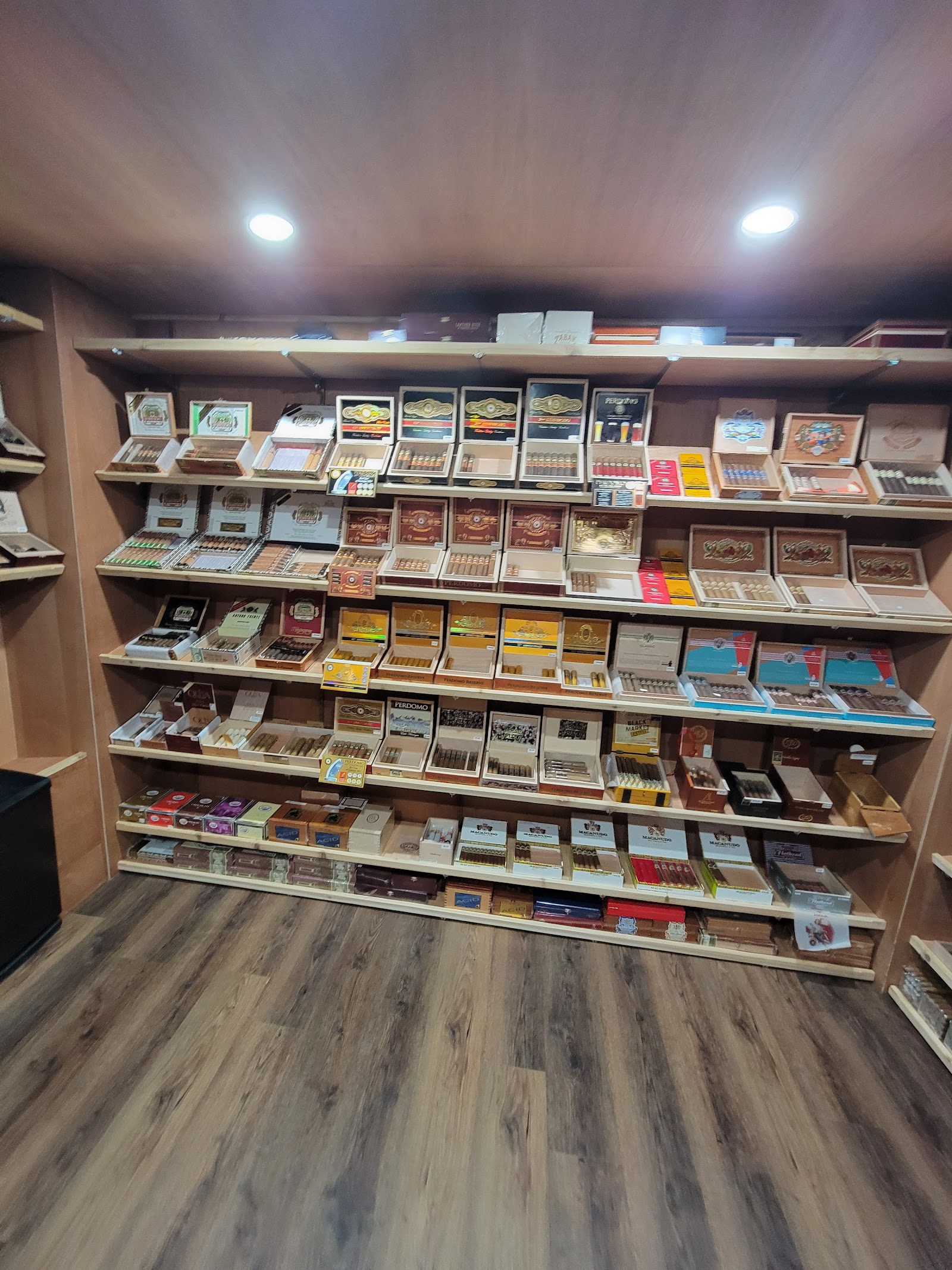 Smokey Bear Cigars & Cafe photo 4