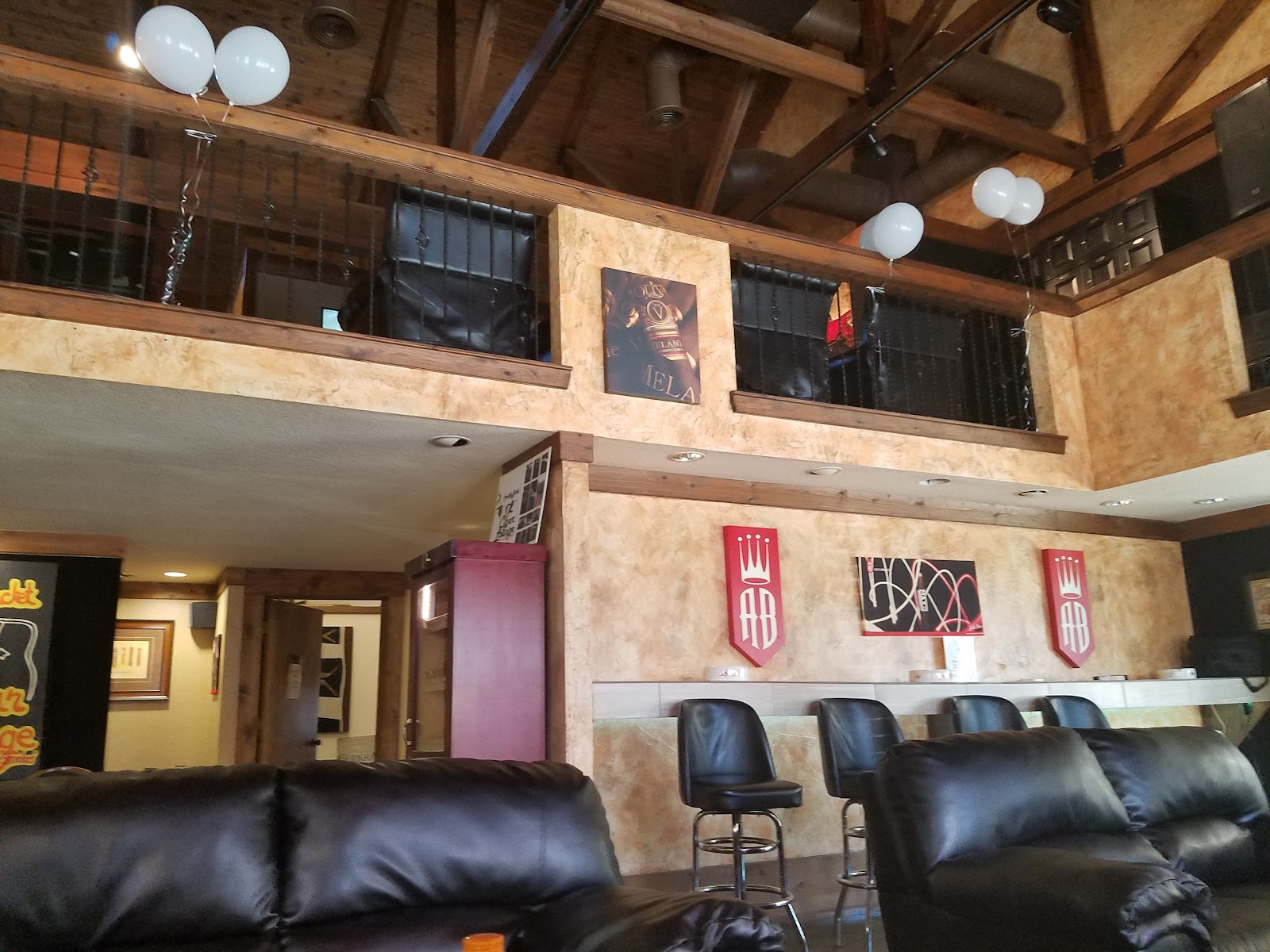 Smoking Jacket Cigar Lounge photo 5