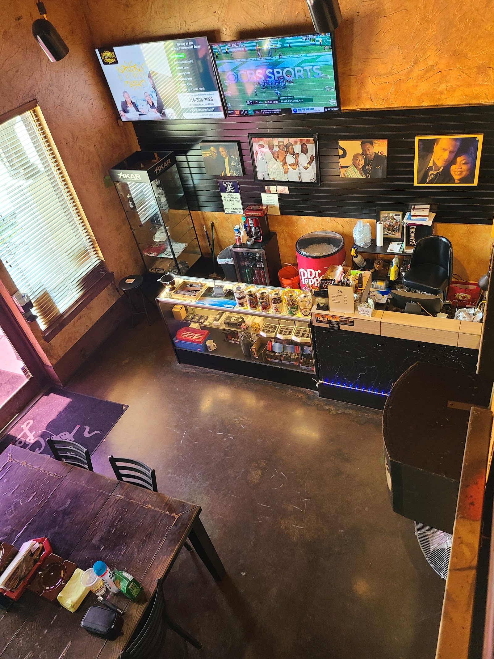 Smoking Jacket Cigar Lounge photo 6