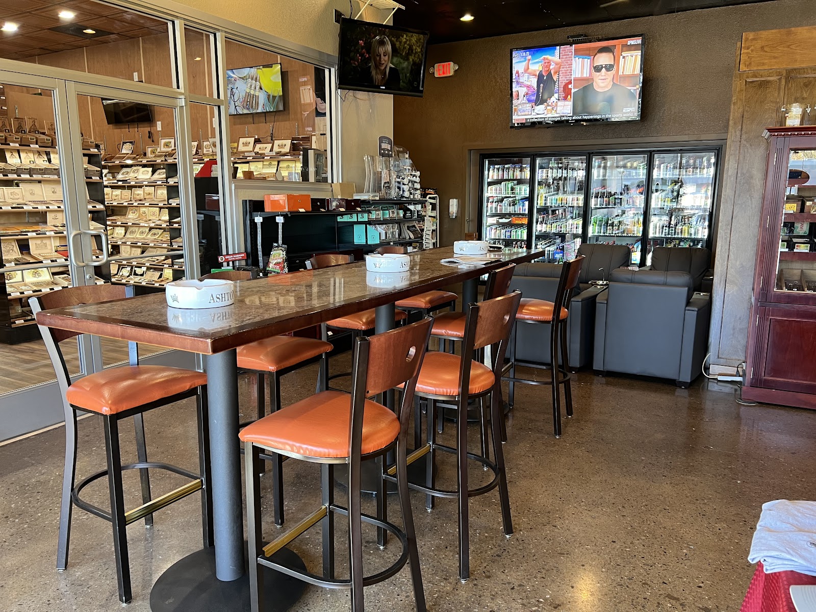 Smoky's Tobacco Cigars & Gifts photo 9