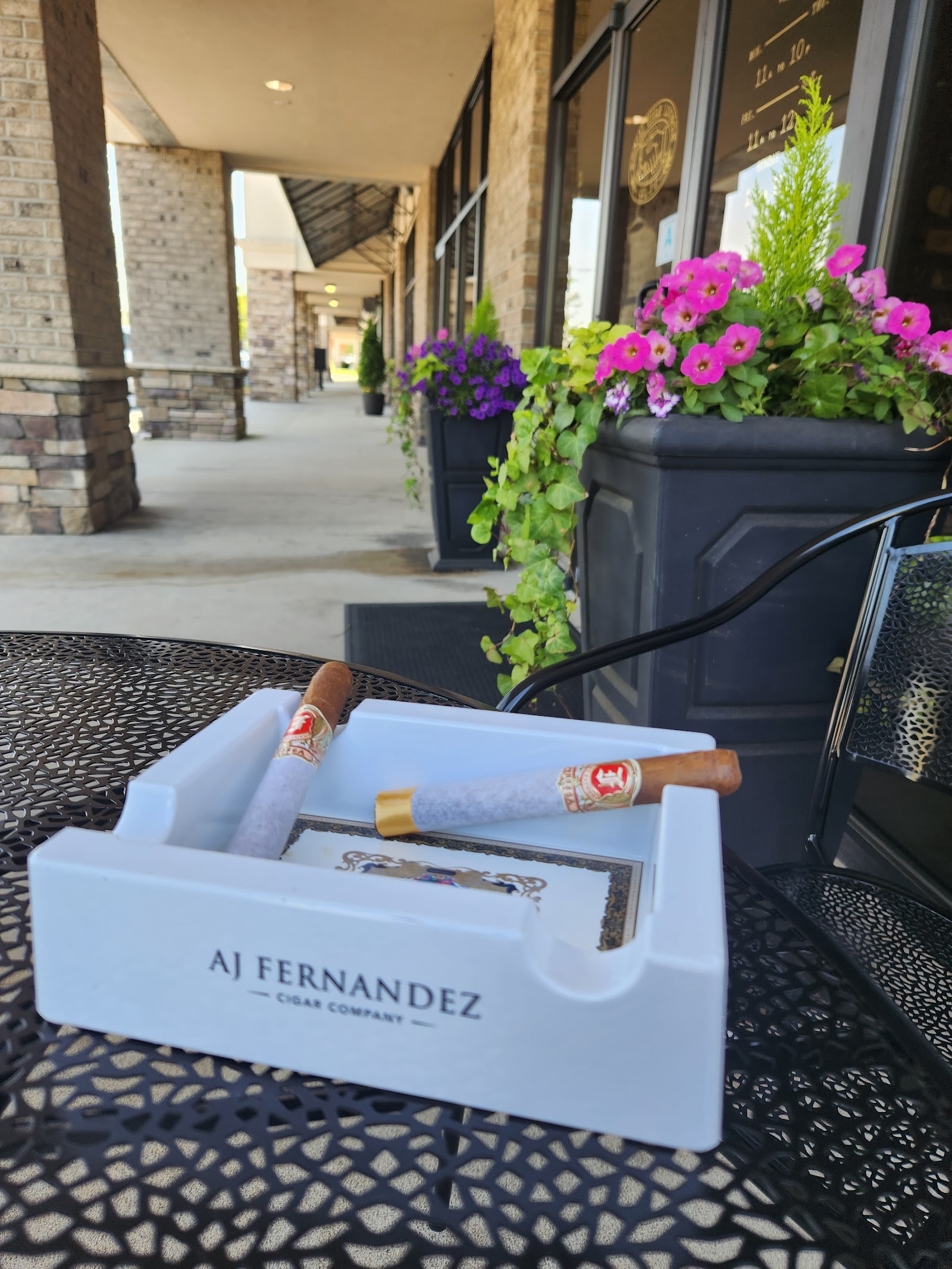 Social Cigar Lounge photo 4