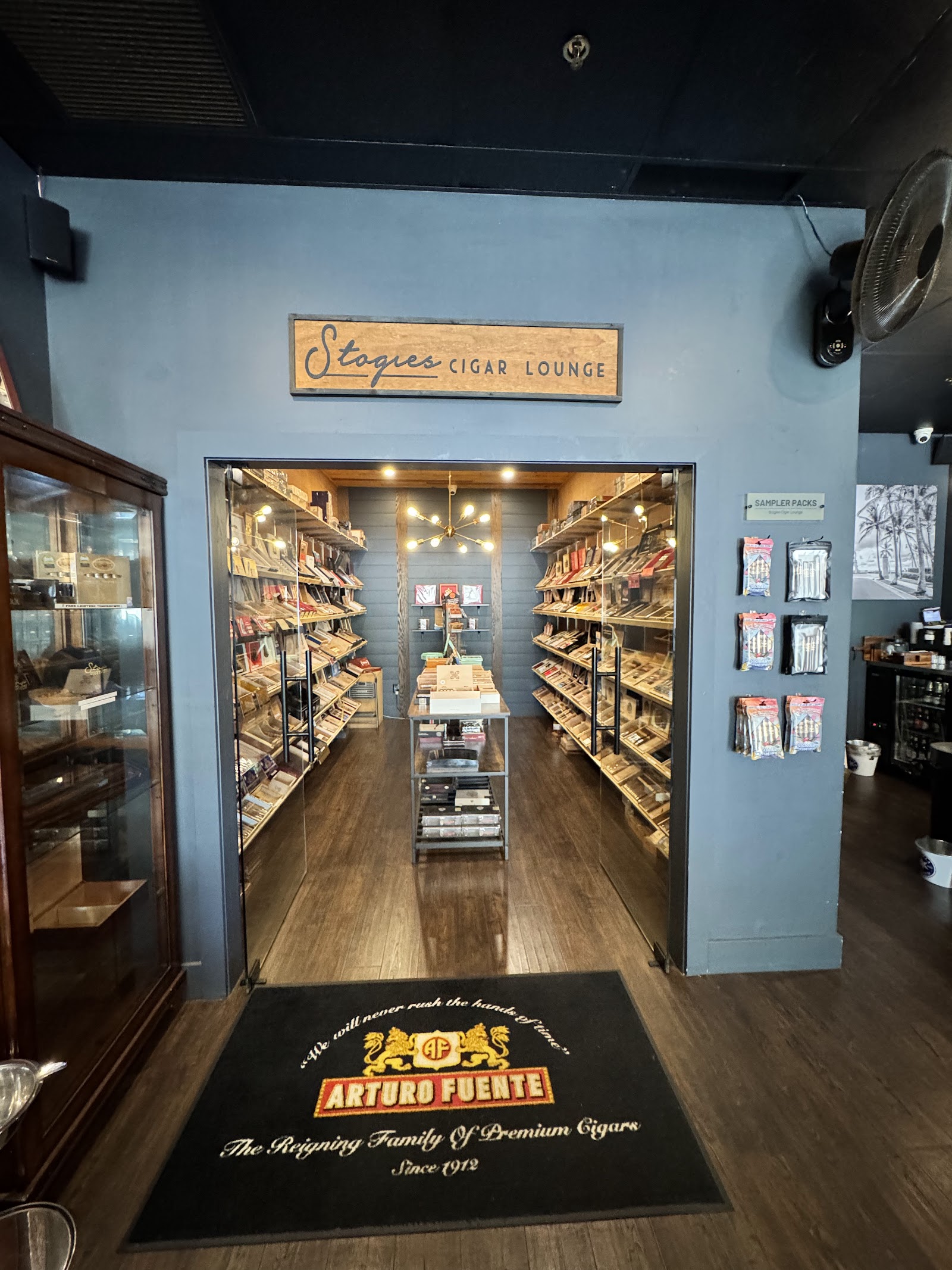 Stogies Cigar Lounge - West Palm Beach