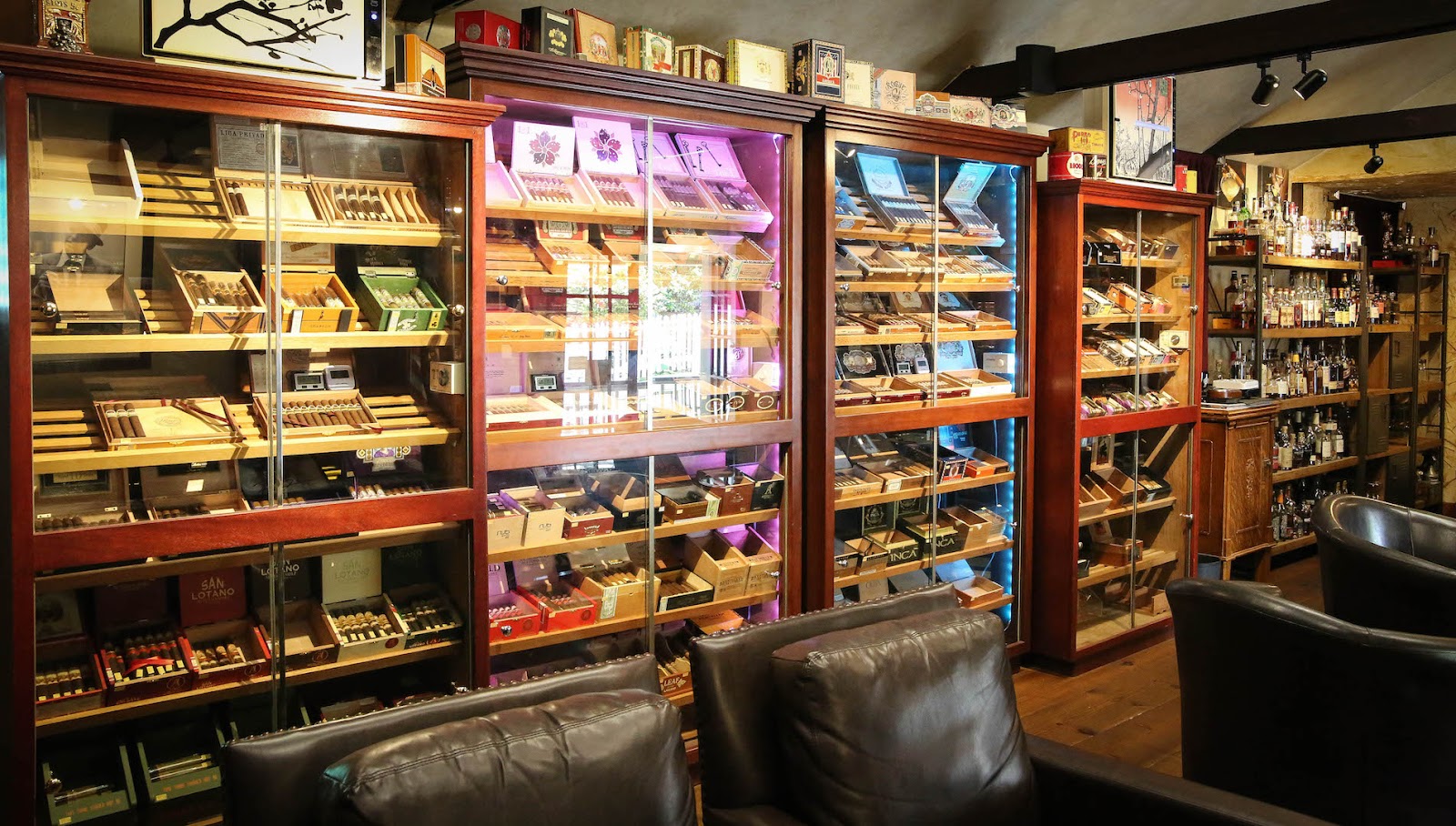 Stogies Gold Country Lounge photo 2