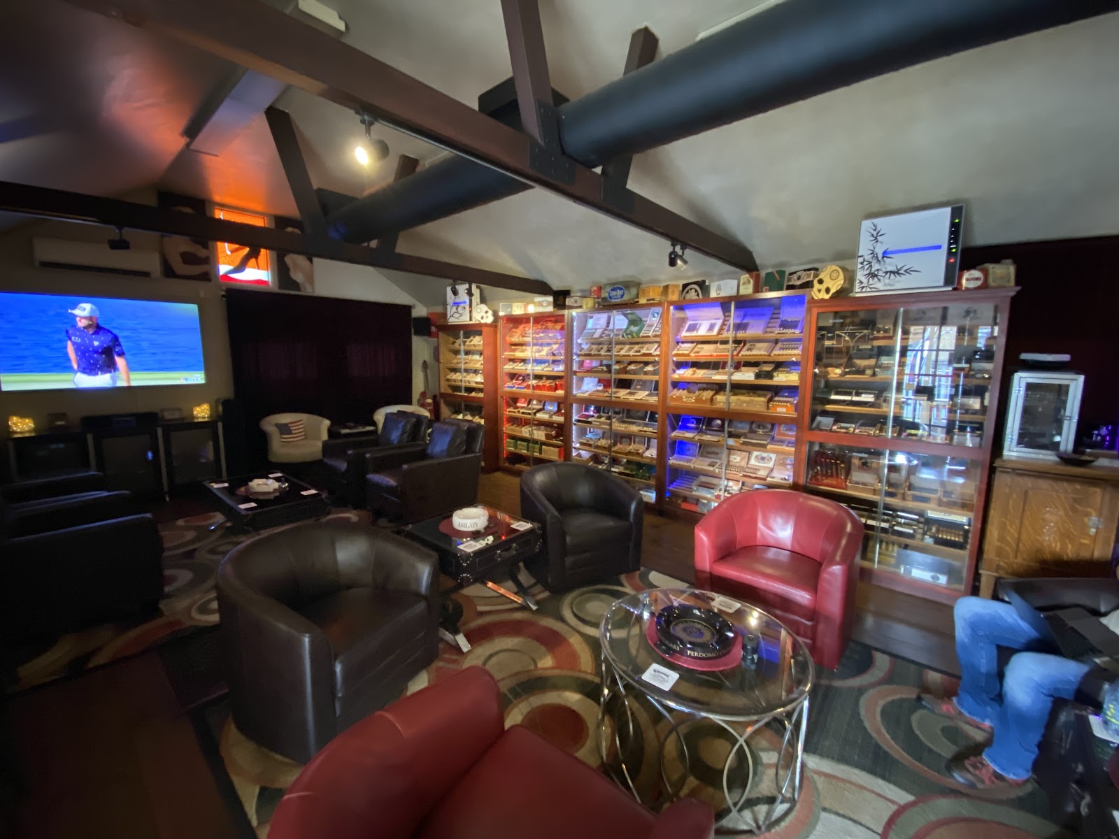 Stogies Gold Country Lounge photo 9