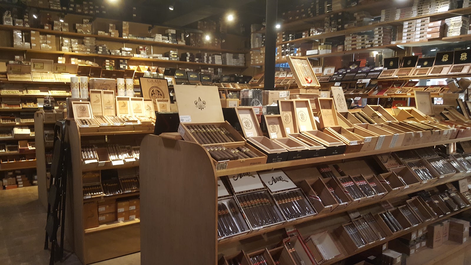 Stogies World Class Cigars photo 3