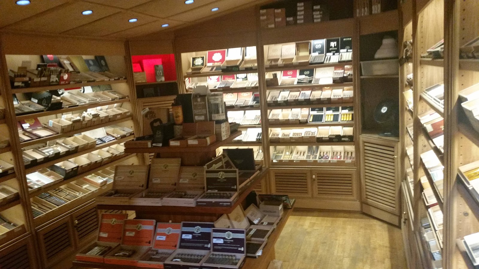 Summit Cigar Company photo 5