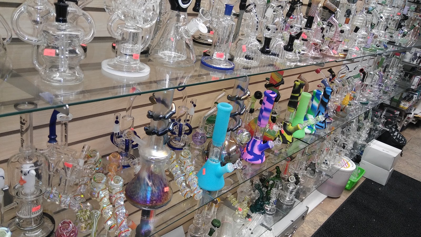 Sunny's Smoke Shop photo 10