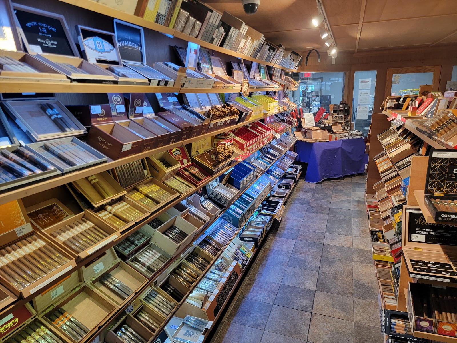 Superior Smoke Shoppes LLC (HQ) photo 3