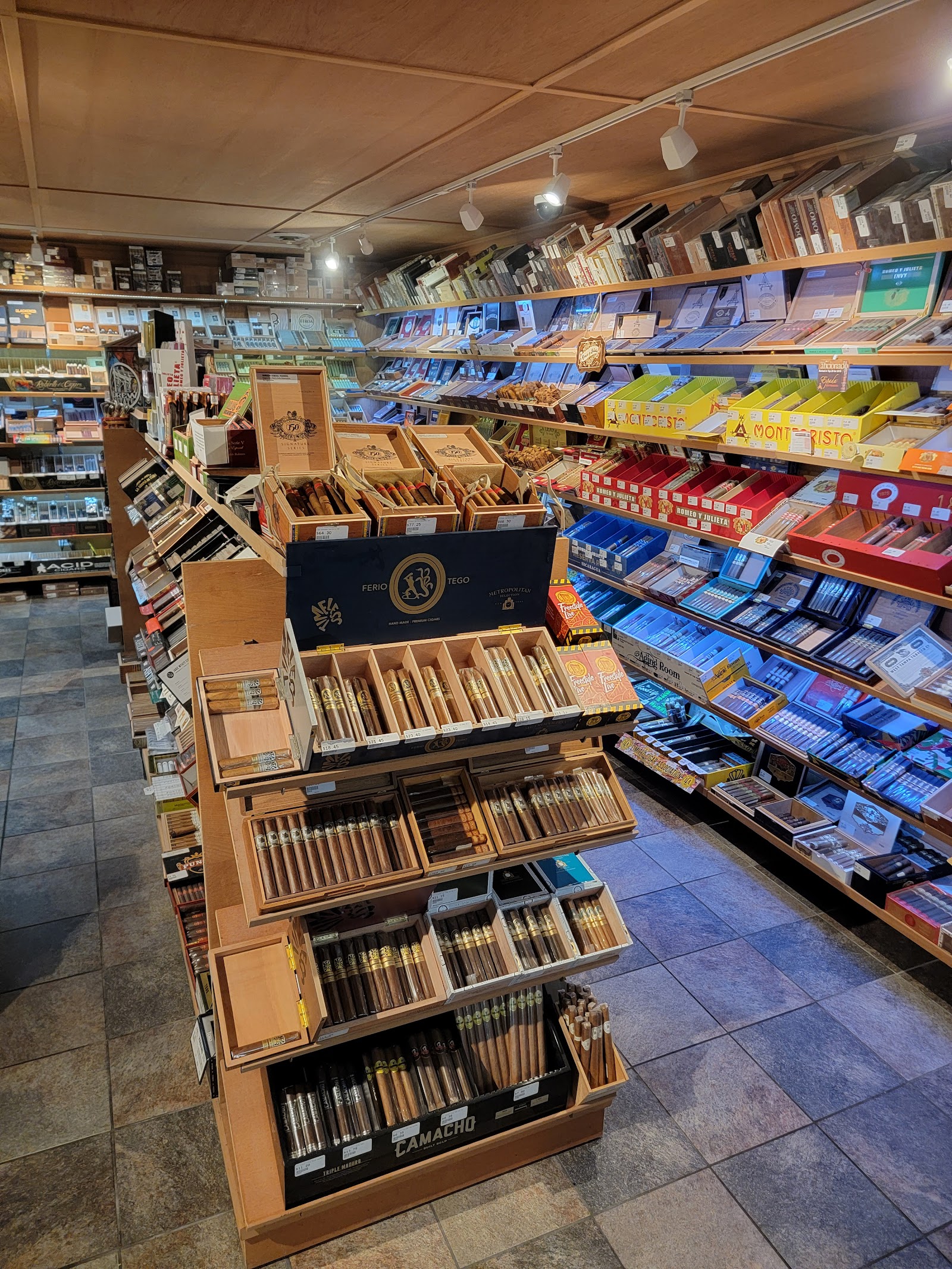 Superior Smoke Shoppes LLC (HQ) photo 5