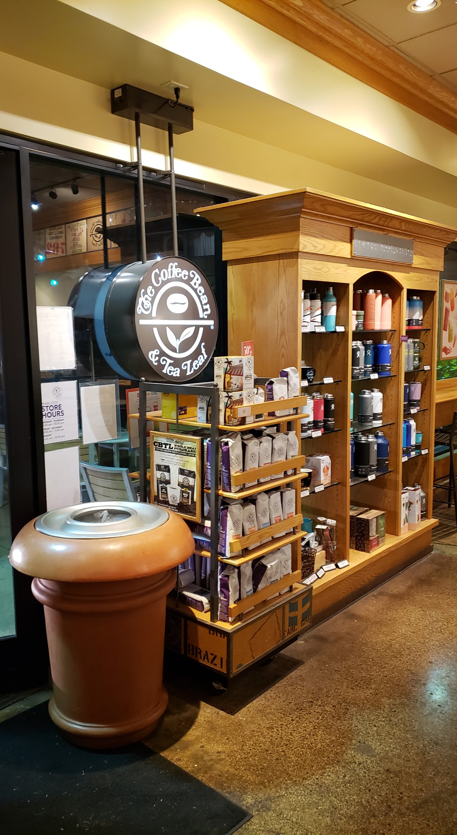 Tamura's Fine Wine & Liquors - Aiea, HI photo 4
