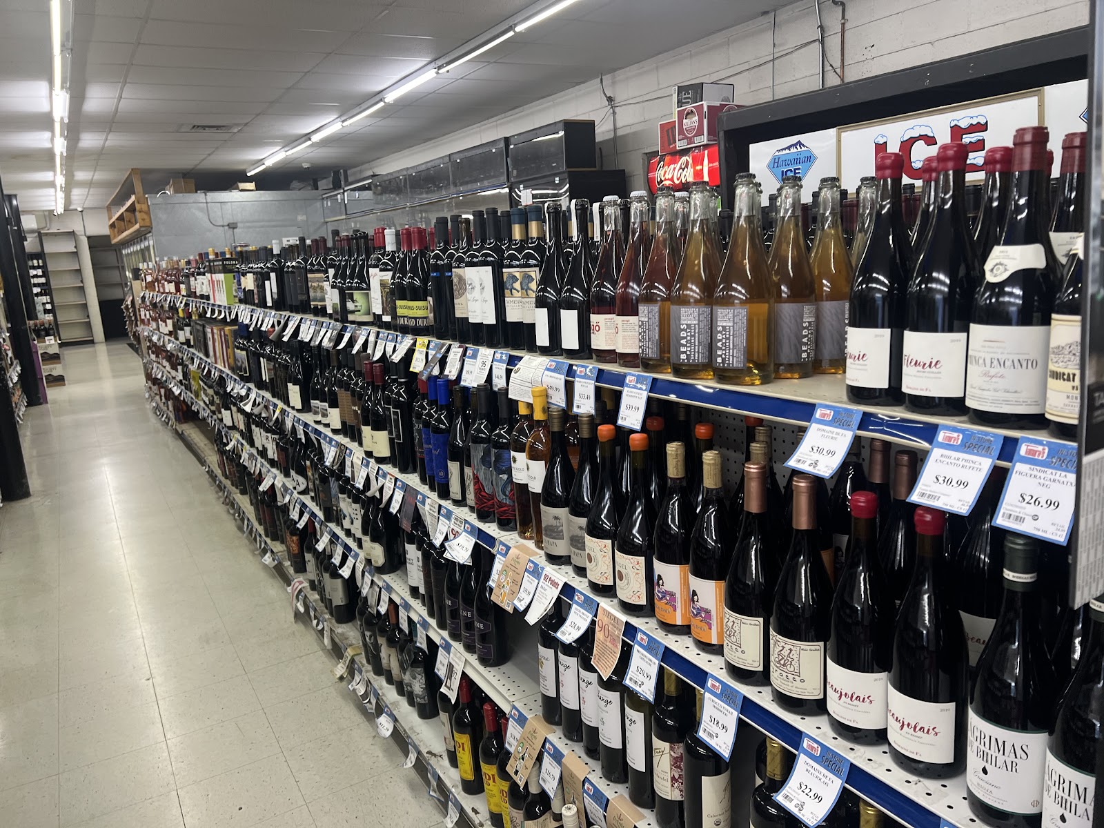 Tamura's Fine Wine & Liquors - Honolulu, HI (Waialae Ave) photo 5