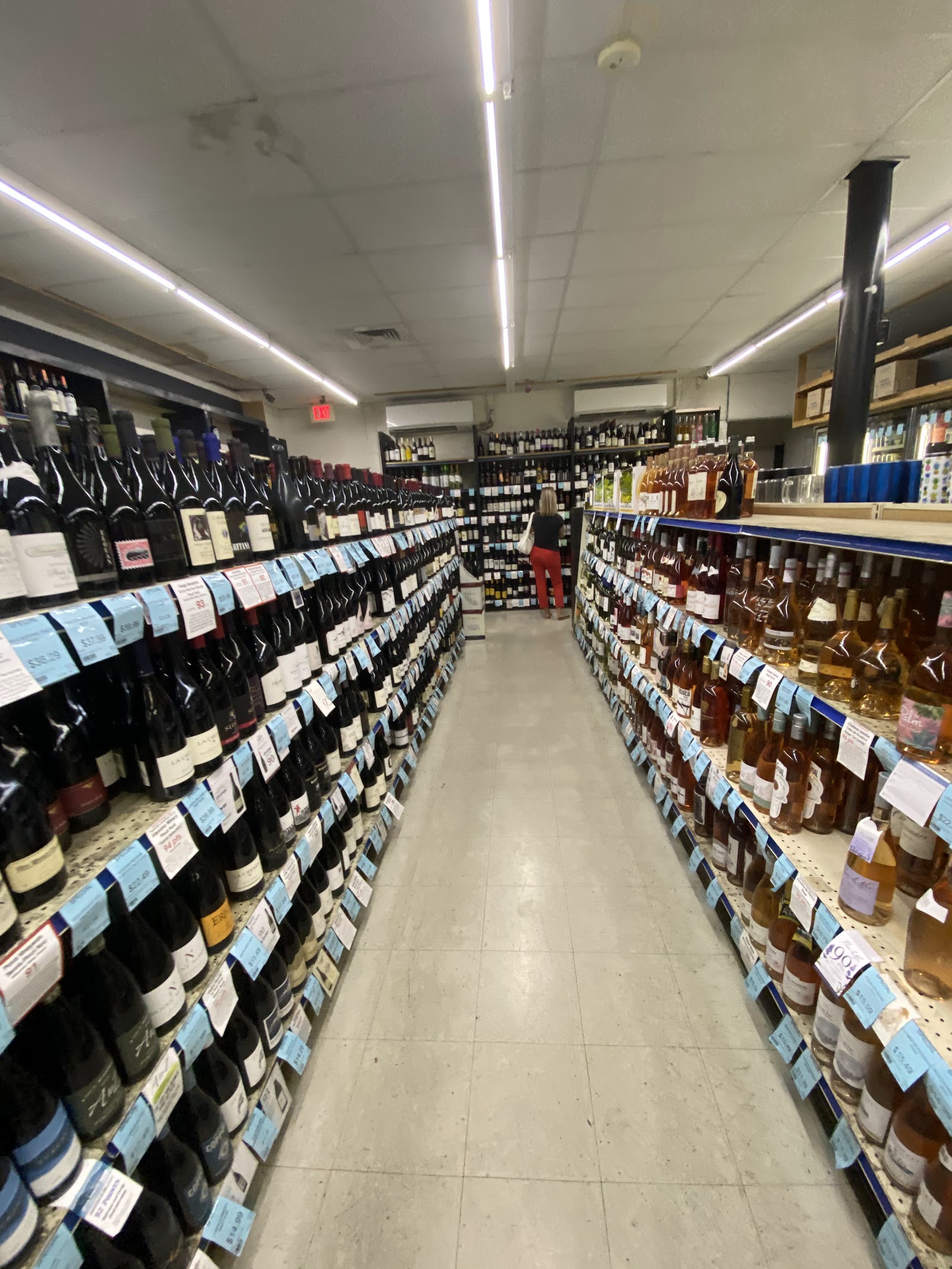 Tamura's Fine Wine & Liquors - Honolulu, HI (Waialae Ave) photo 8