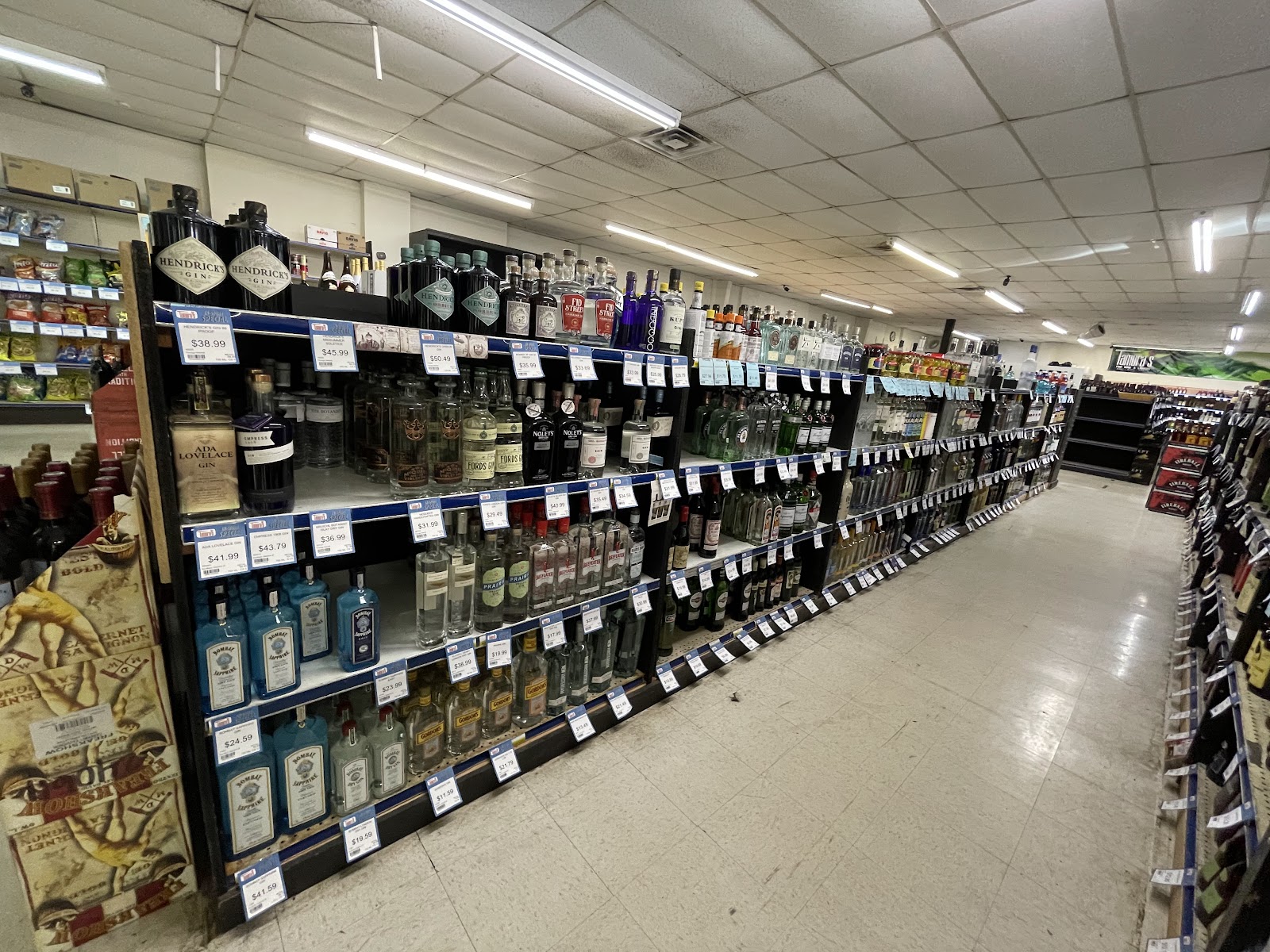 Tamura's Fine Wine & Liquors - Kahului, HI photo 2