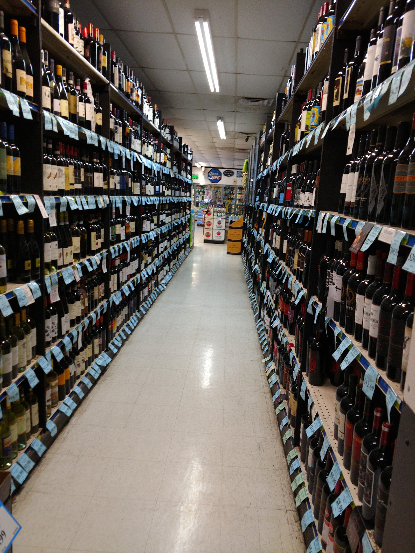 Tamura's Fine Wine & Liquors - Kahului, HI photo 3