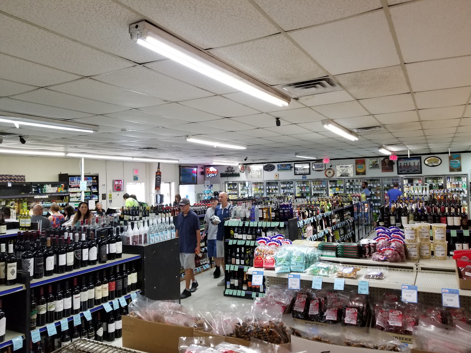 Tamura's Fine Wine & Liquors - Kahului, HI photo 8