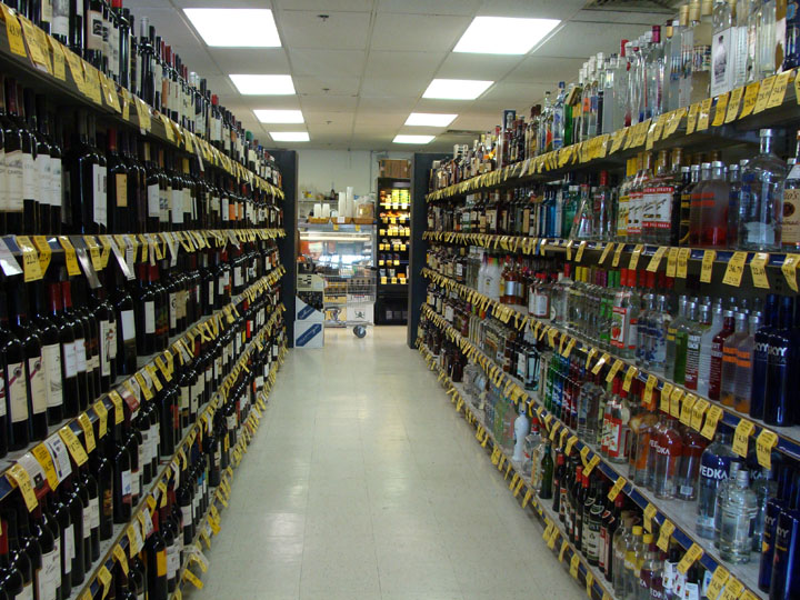 Tamura's Fine Wine & Liquors - Kailua, HI photo 2