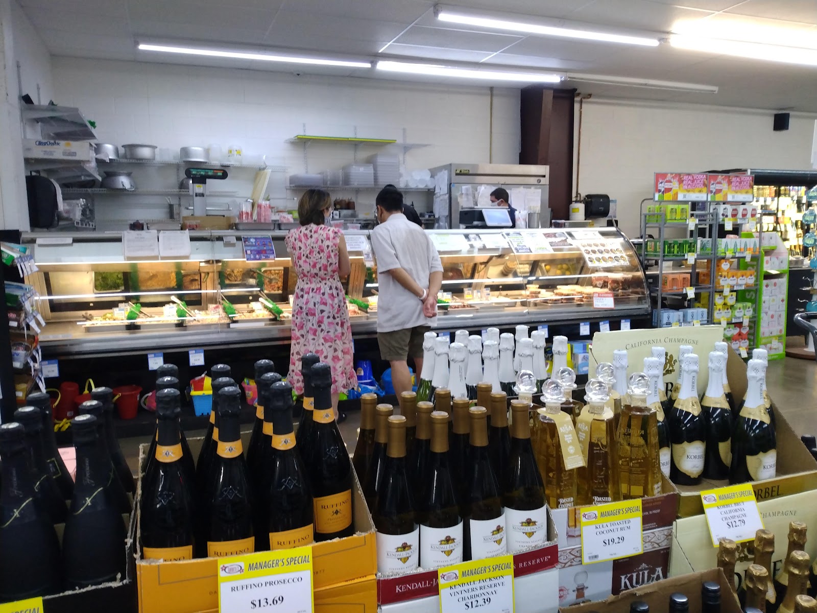 Tamura's Fine Wine & Liquors - Lahaina, HI photo 9