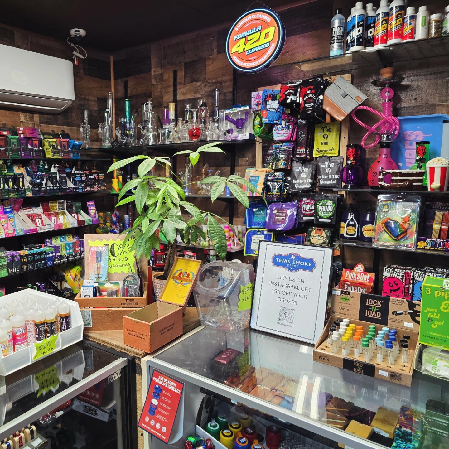 Tejas Smoke Depot photo 4