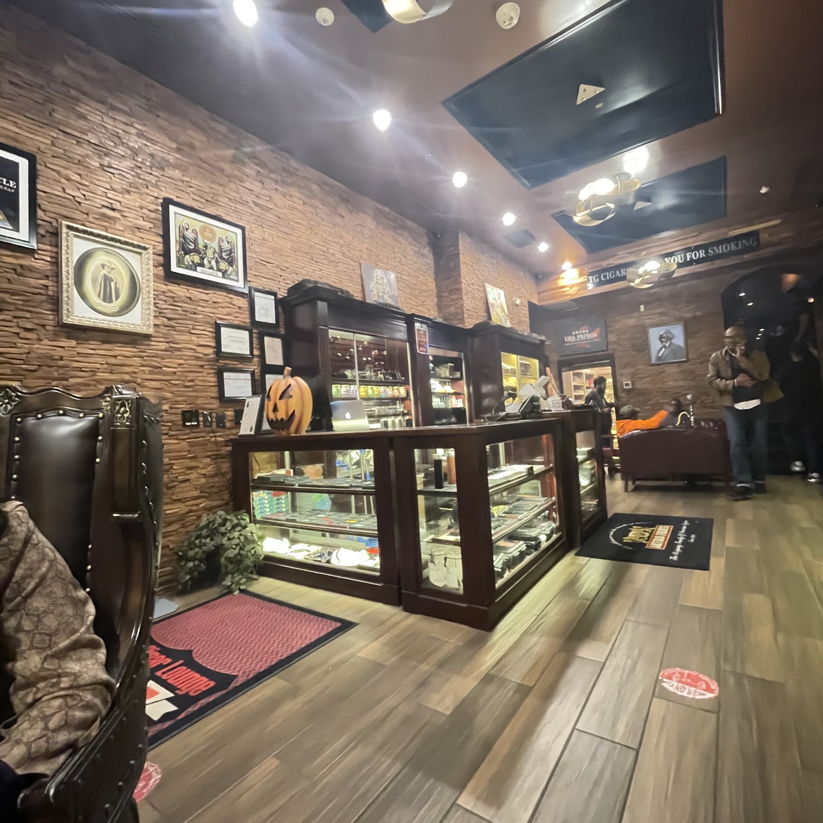 TG Cigars Inc photo 7