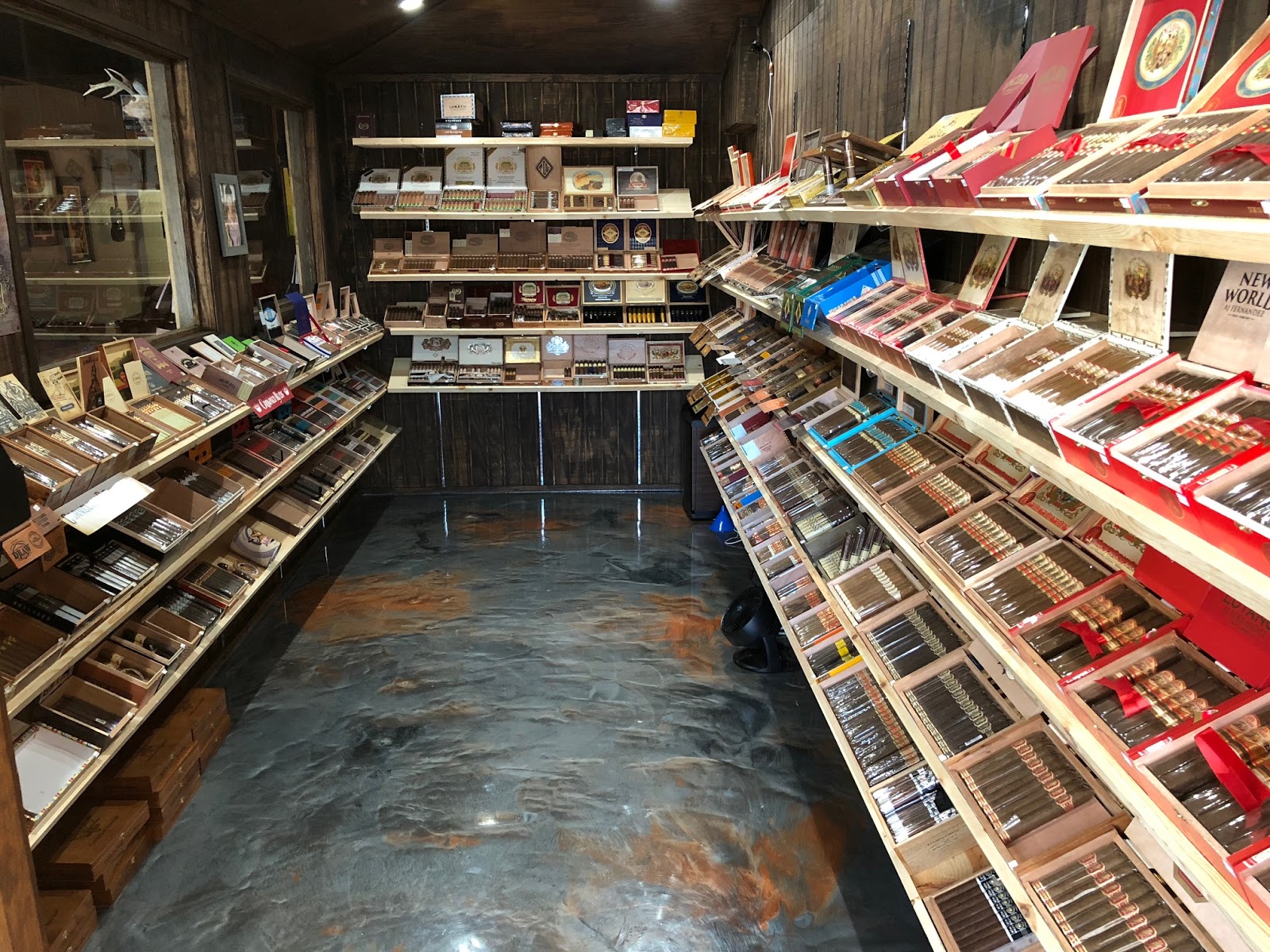 The Cigar Box photo 6