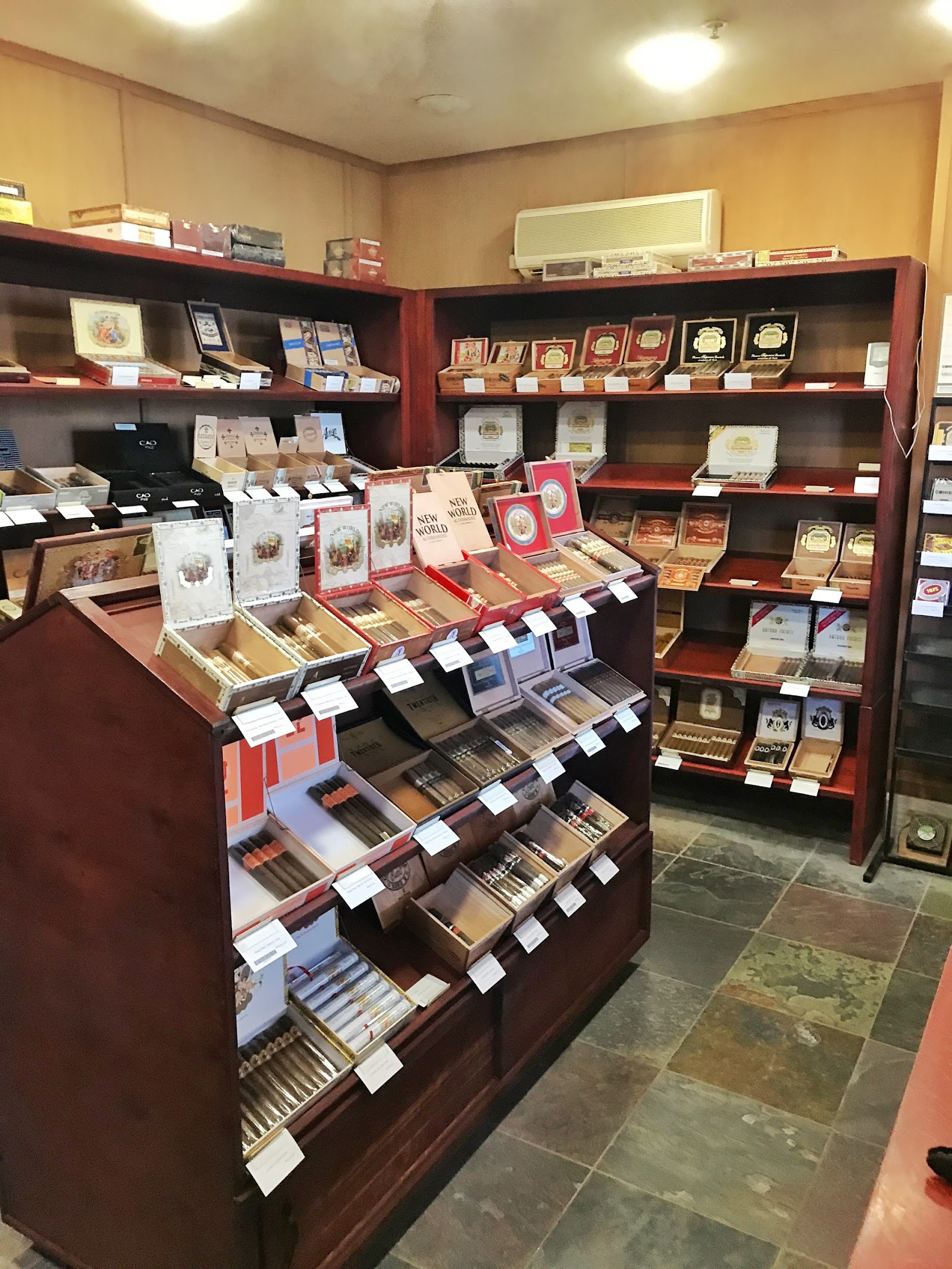 The Cigar Chapel photo 4