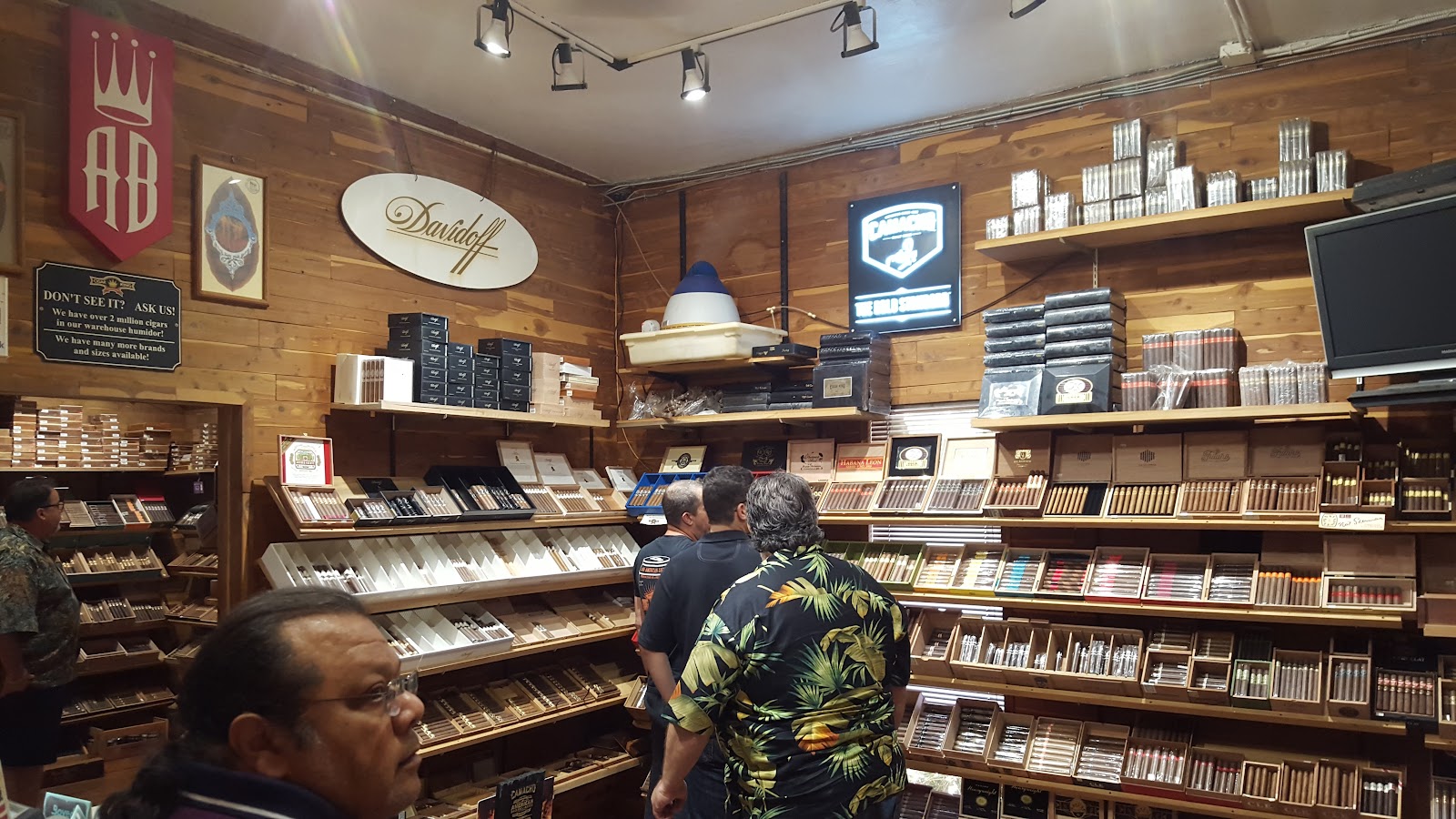 The Cigar King - Scottsdale photo 9