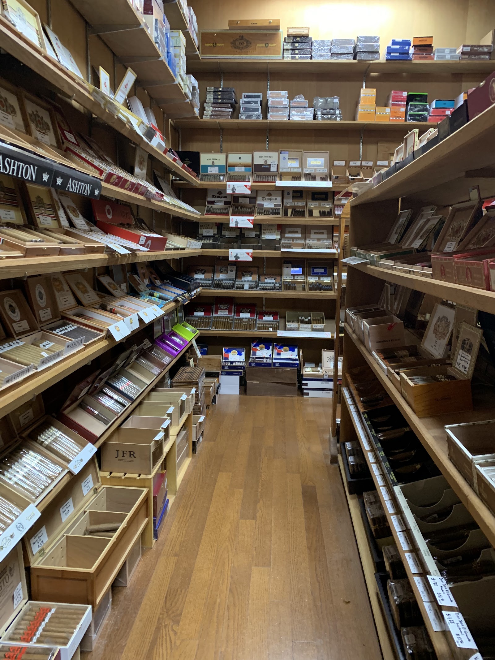 The Cigar Merchant of Roswell photo 9