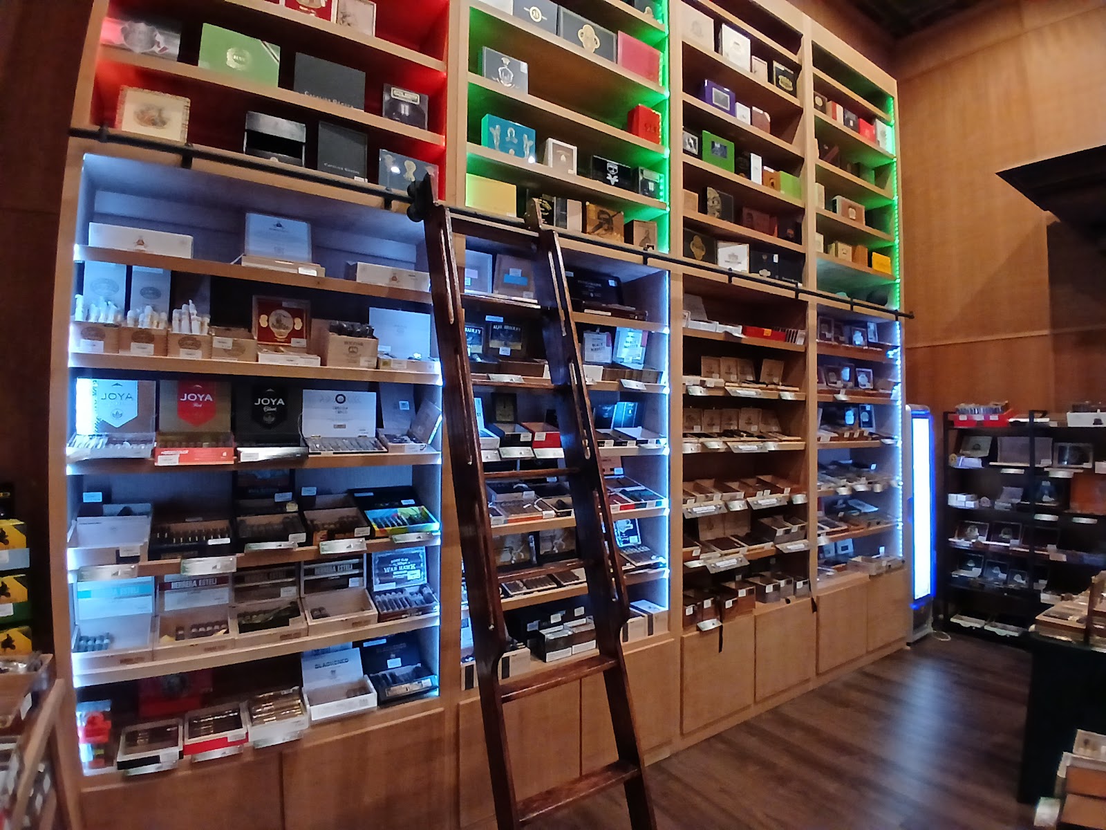 The Cigar Shoppe at City Farms photo 9