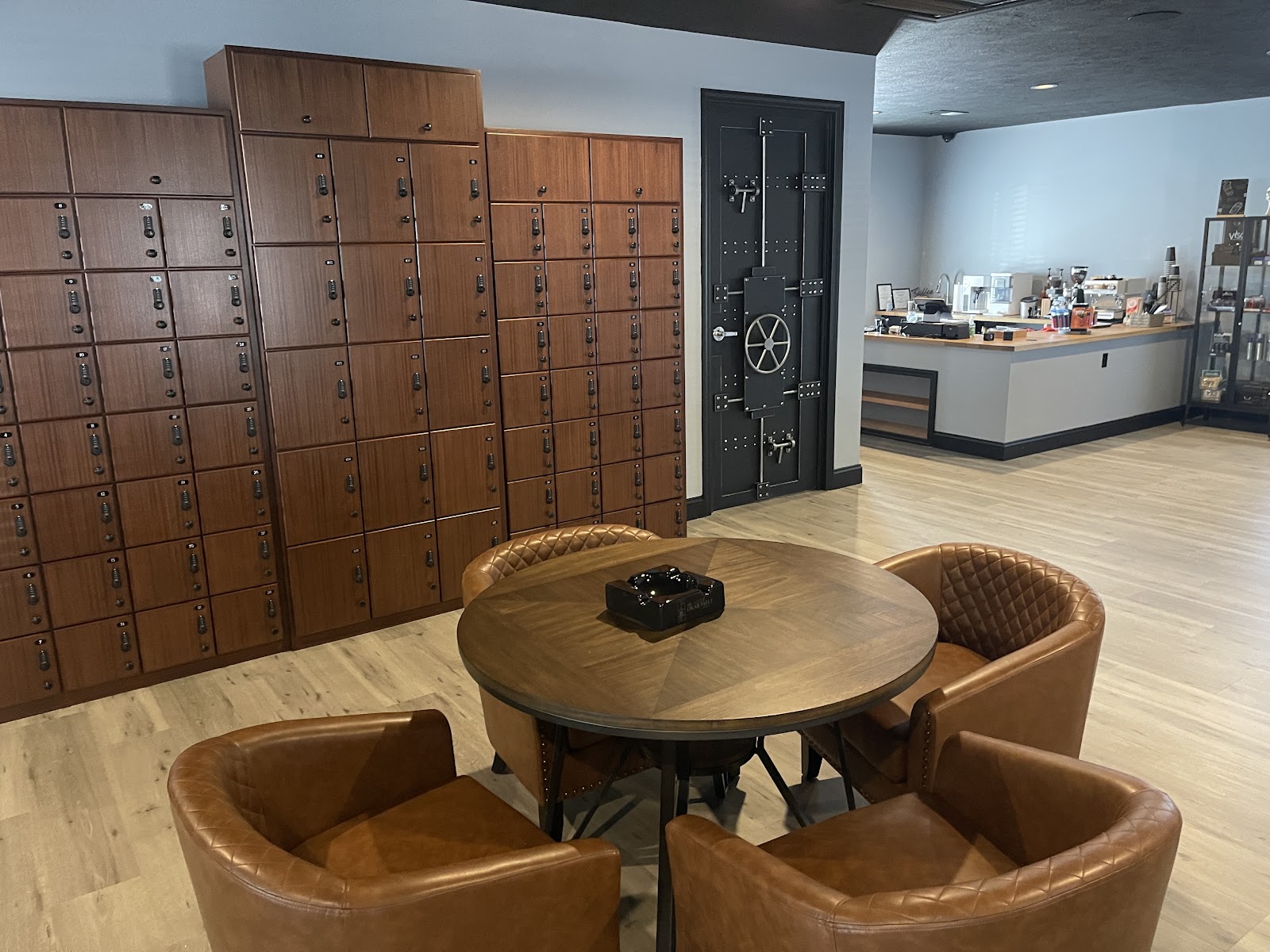 The Cigar Vault Oakdale photo 7