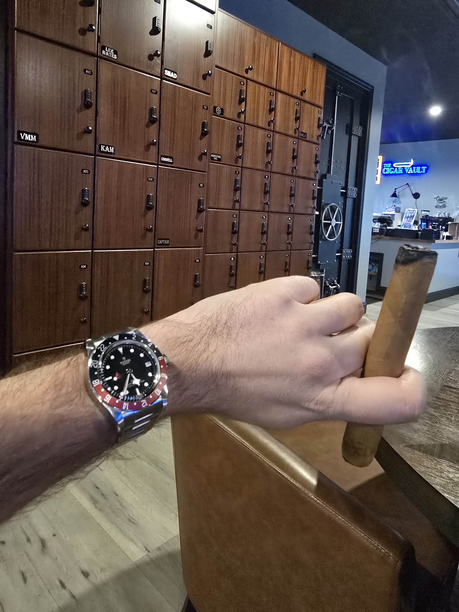 The Cigar Vault Oakdale photo 9