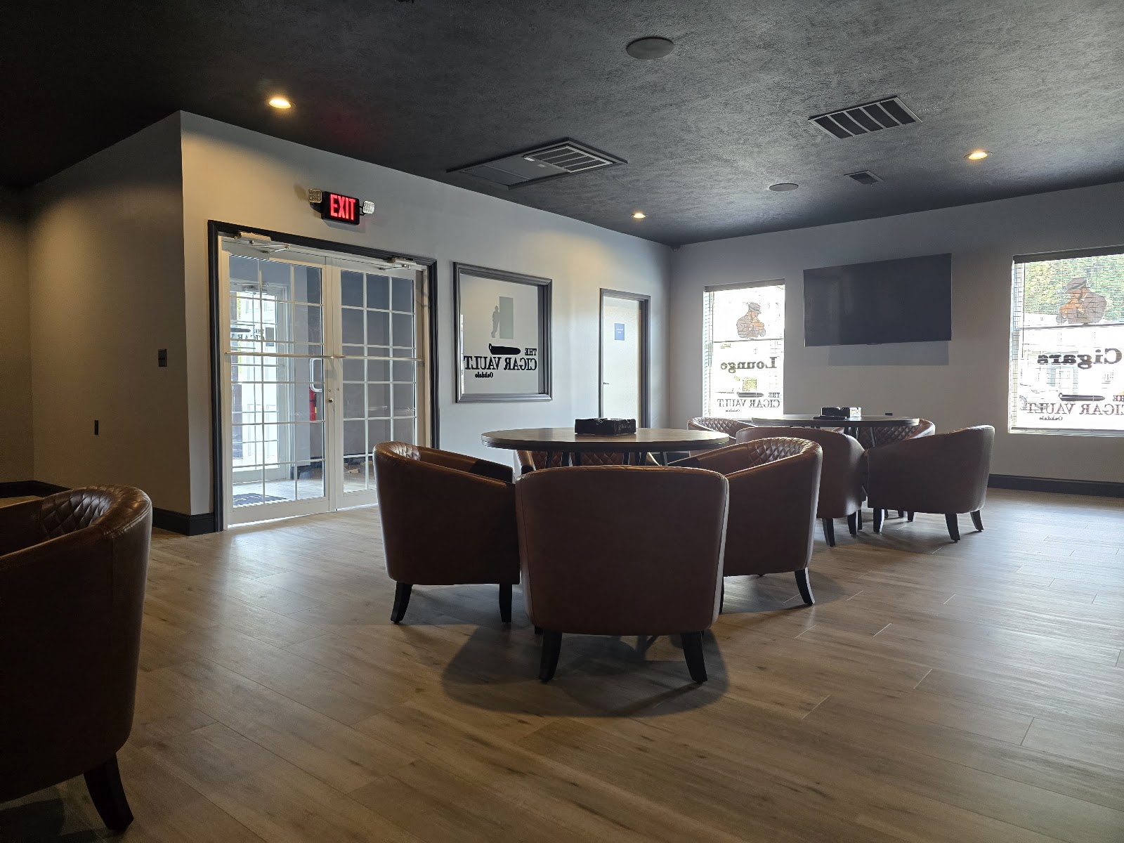 The Cigar Vault Oakdale photo 10