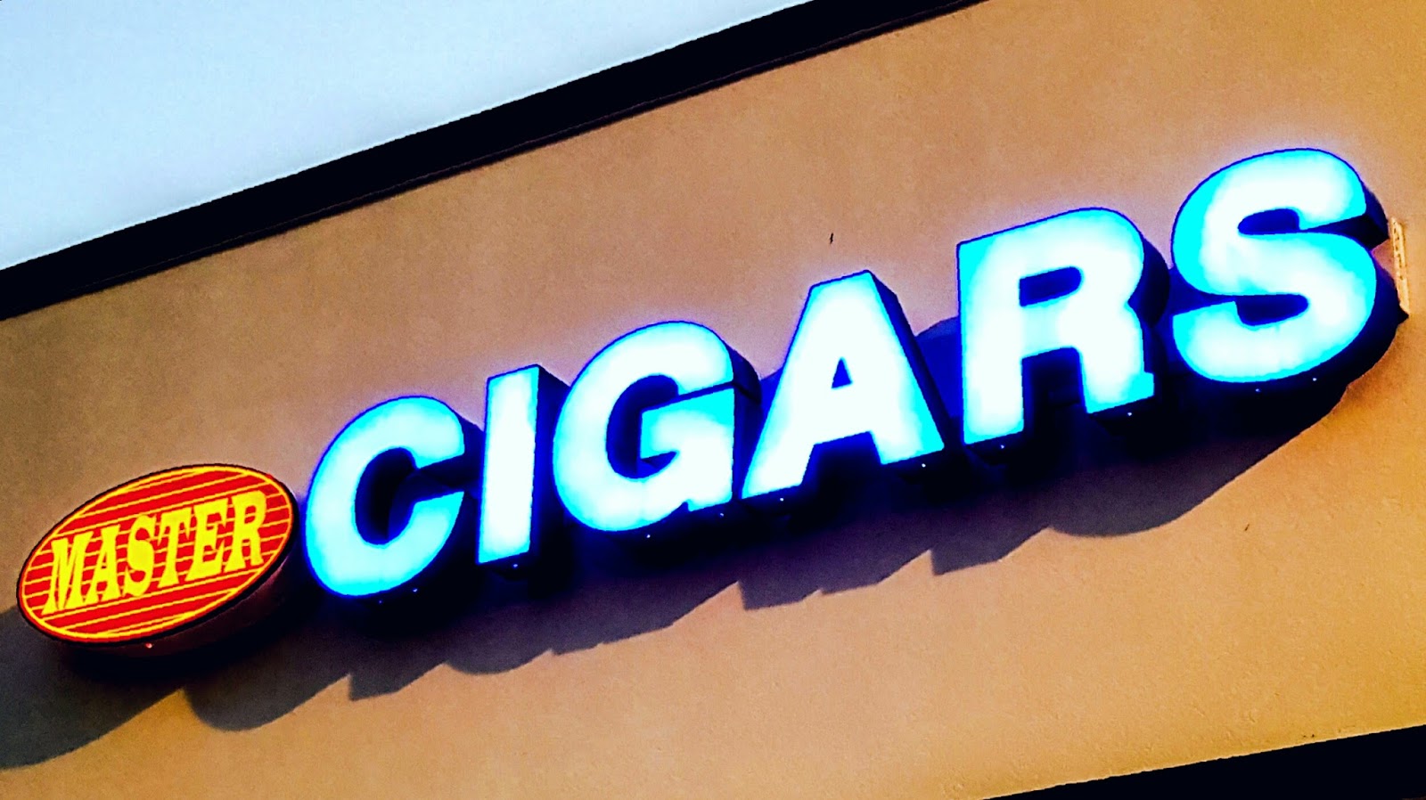 The District Cigars Lounge photo 2