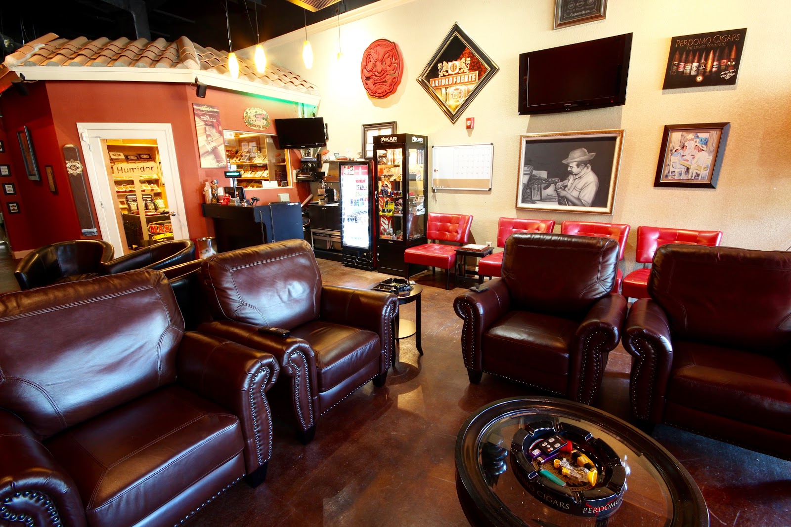 The District Cigars Lounge photo 3