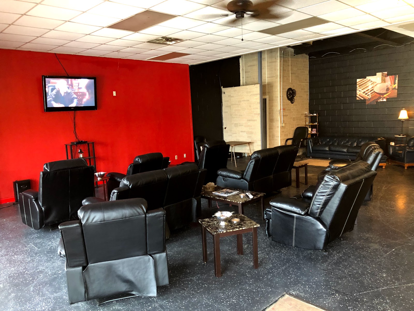 The Leaf Cigar and Pipe Shop