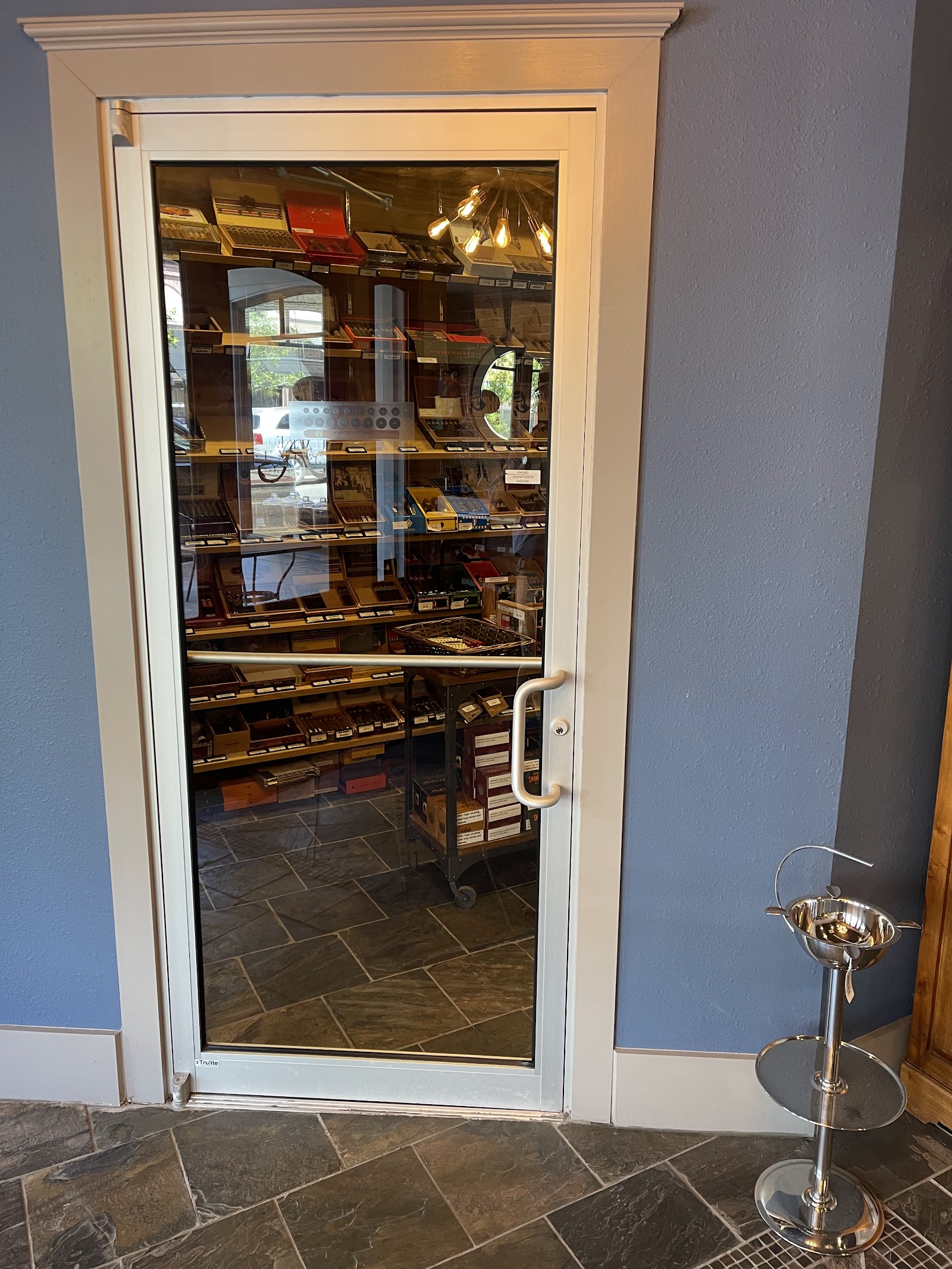 The Red, White & Brew Inc dba Boutique de Fumee photo 10