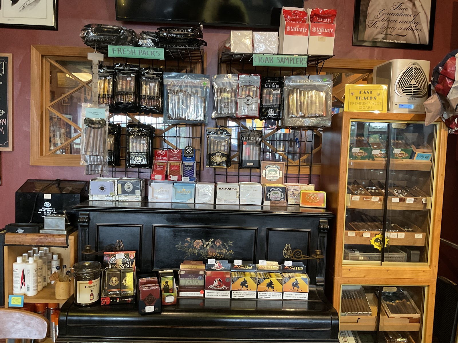 The Smoking Dog Cigars photo 10