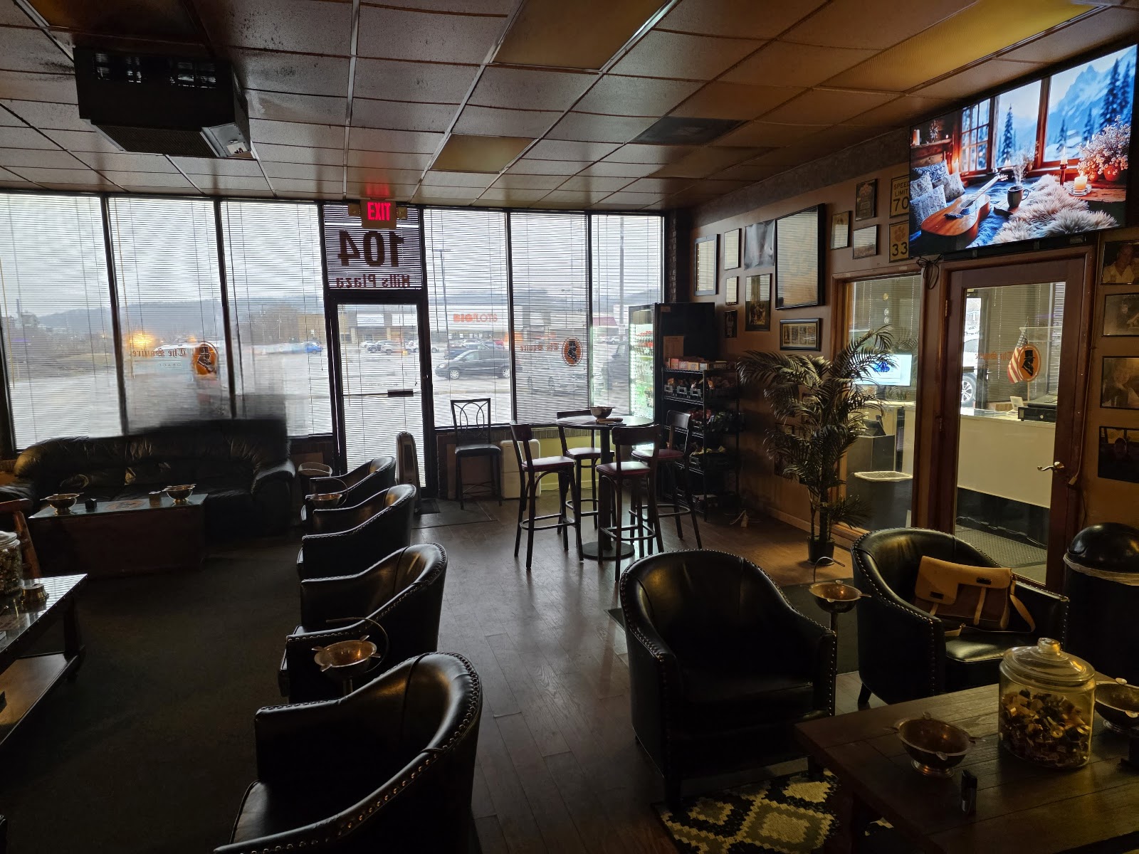 The Squire Tobacconist photo 3