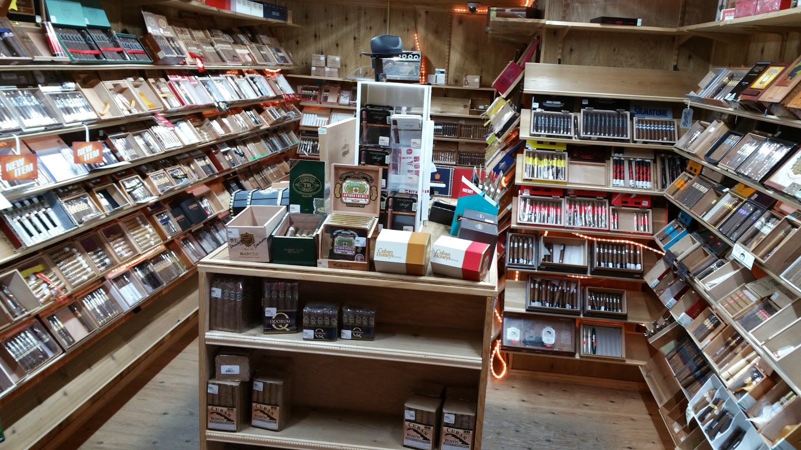 TM Cigar Lounge photo 3